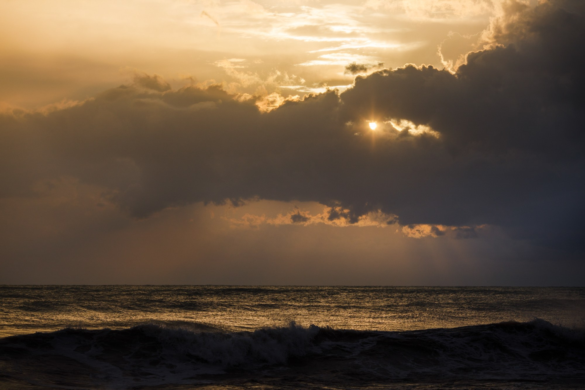 Море и серферы. Репортажный и постановочный Наталья Санникова
