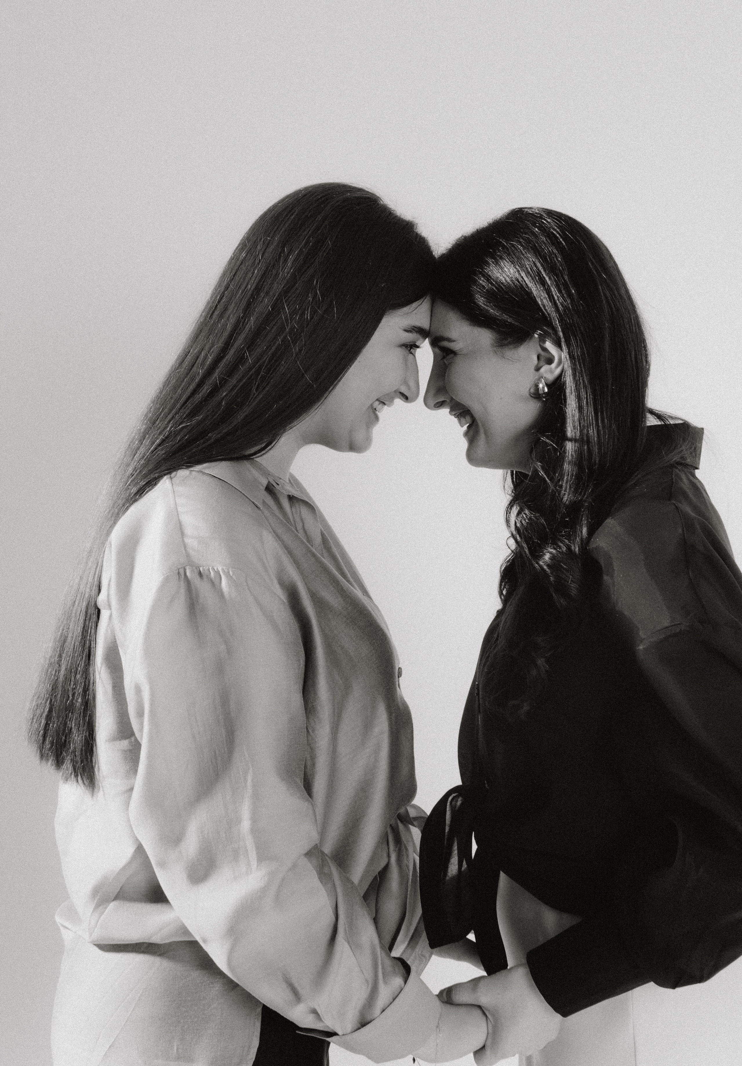 Родные сестра