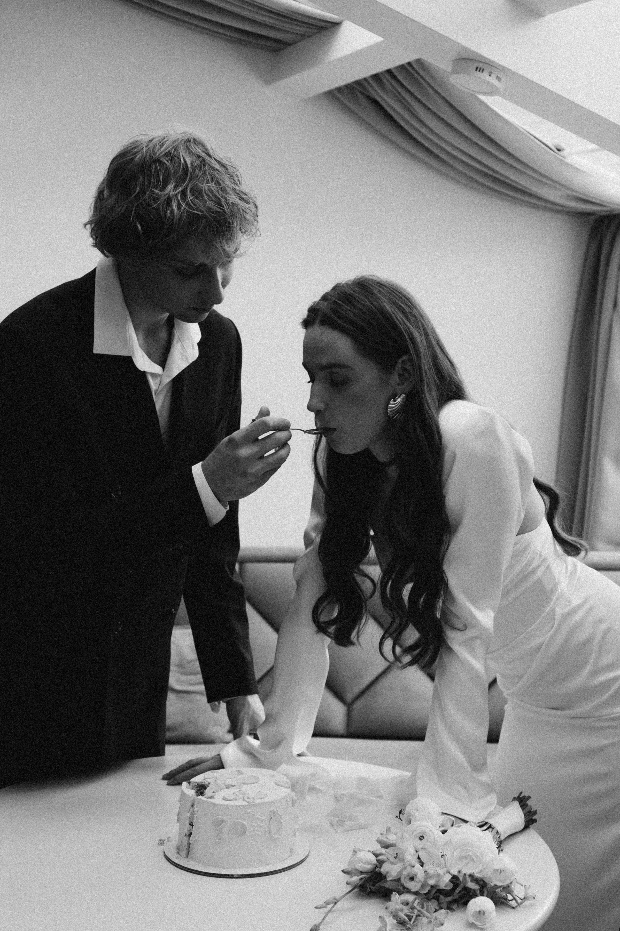 СВАДЕБНАЯ СЬЕМКА В ОТЕЛЕ. СБОРЫ ЖЕНИХА И НЕВЕСТЫ И ТАКЖЕ ТОР И ПОДГОТОВКА К ПРОГУЛКЕ. Профессиональный фотограф, Санкт-Петербург — Виктория Богомолова