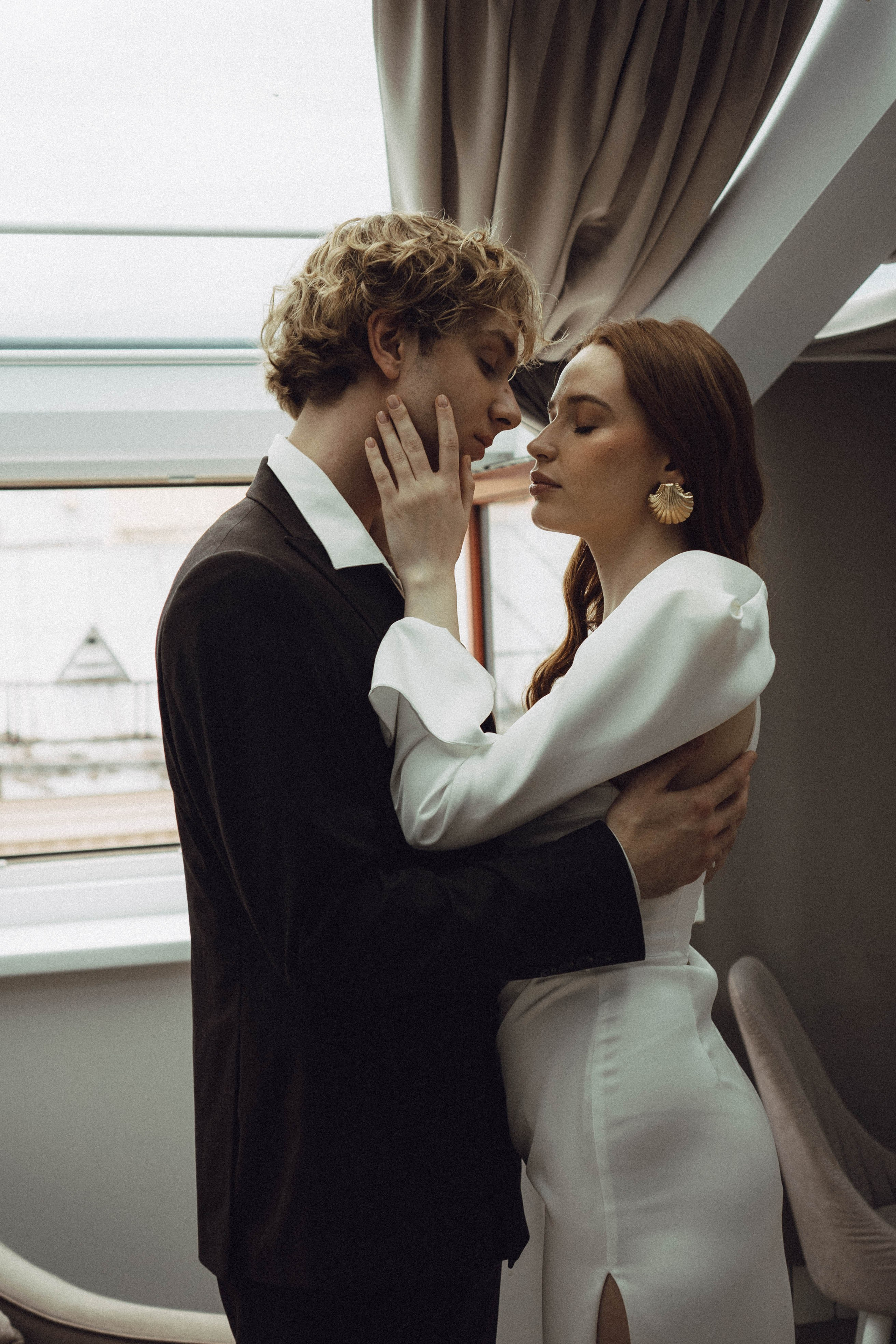 СВАДЕБНАЯ СЬЕМКА В ОТЕЛЕ. СБОРЫ ЖЕНИХА И НЕВЕСТЫ И ТАКЖЕ ТОР И ПОДГОТОВКА К ПРОГУЛКЕ. Профессиональный фотограф, Санкт-Петербург — Виктория Богомолова