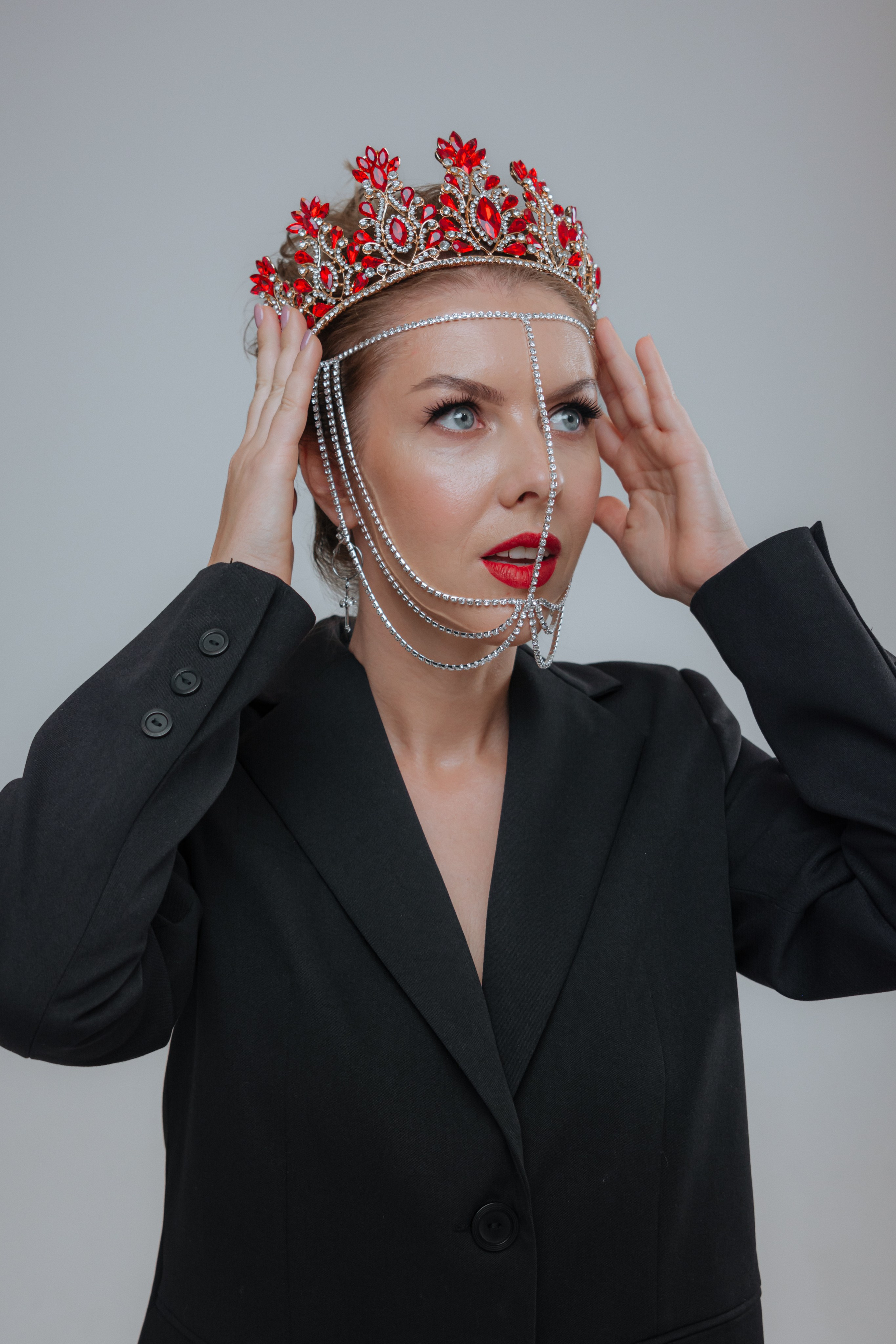 Фотосессия Superwoman Натальи и Светланы для афишы. Портретный фотограф в Санкт-Петербурге Дмитриева Наталия