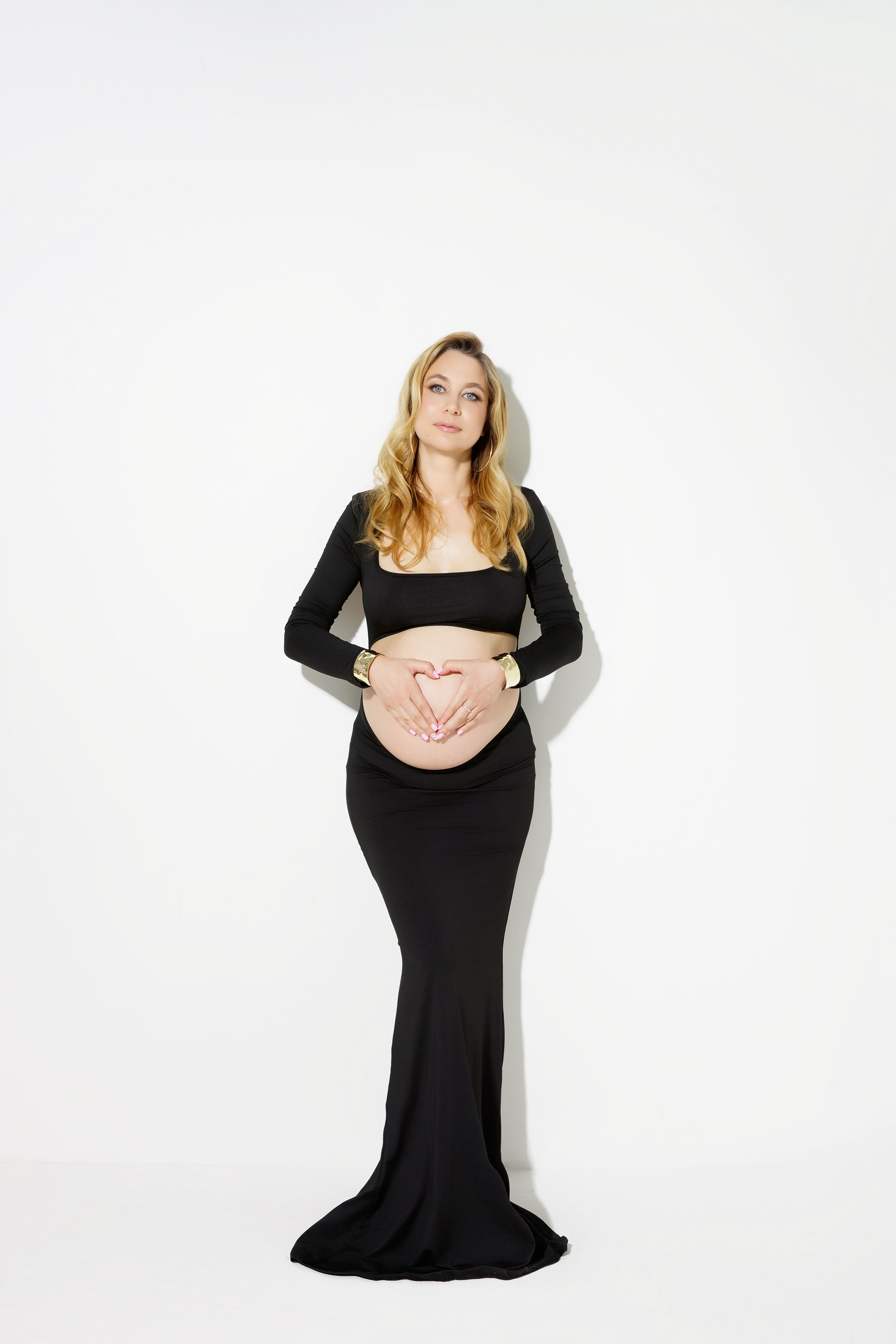 Съёмка беременности в моей фотостудии «НЕБО». Женский фотограф в Химках Алёна Ленёва