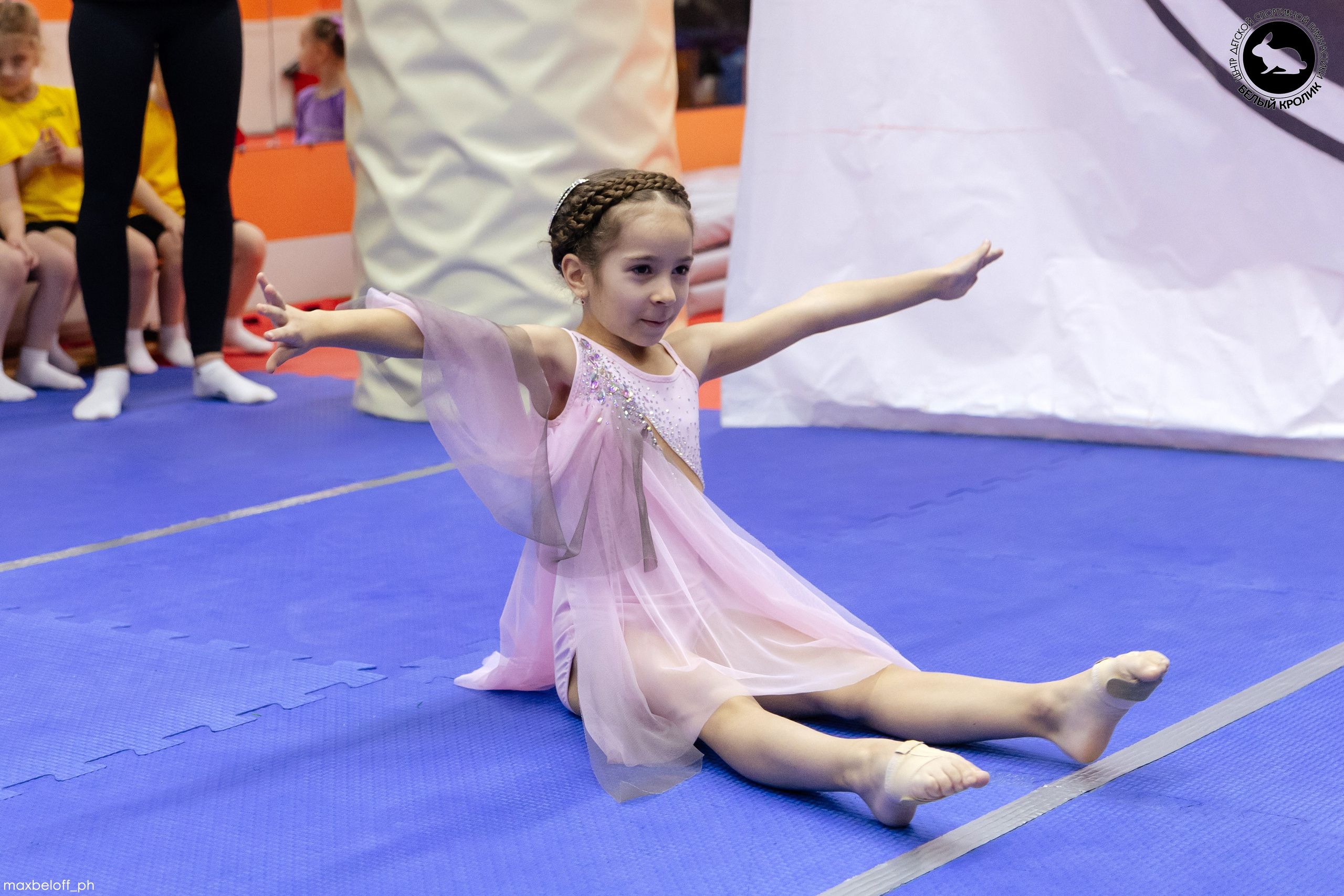 Белый кролик. Соревнования. Семейный фотограф — Макс Белогрудов