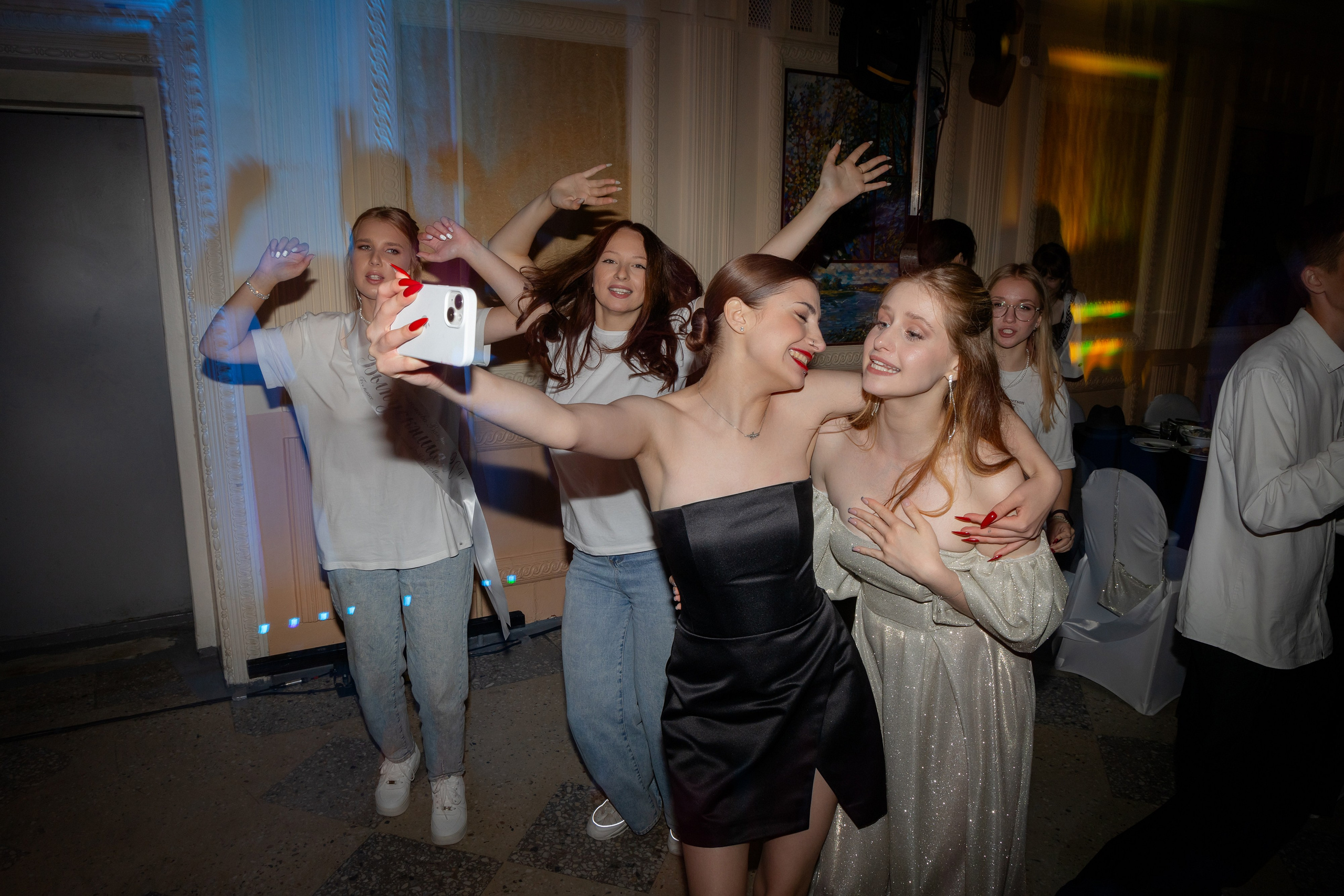 Школьный выпускной 2024 год в Соколе (Минск). Свадебный фотограф в Минске/Беларуси Сергей Спиридонов