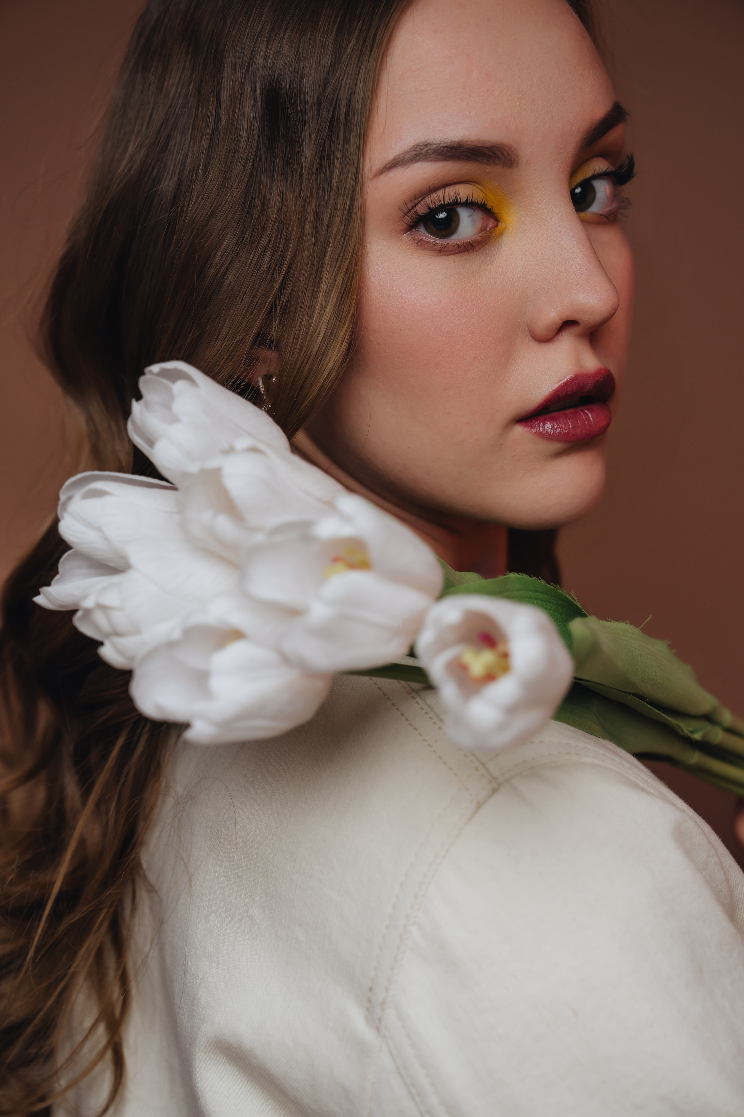 На однотонном фоне. Евгений Щетников Фотограф-Тюмень