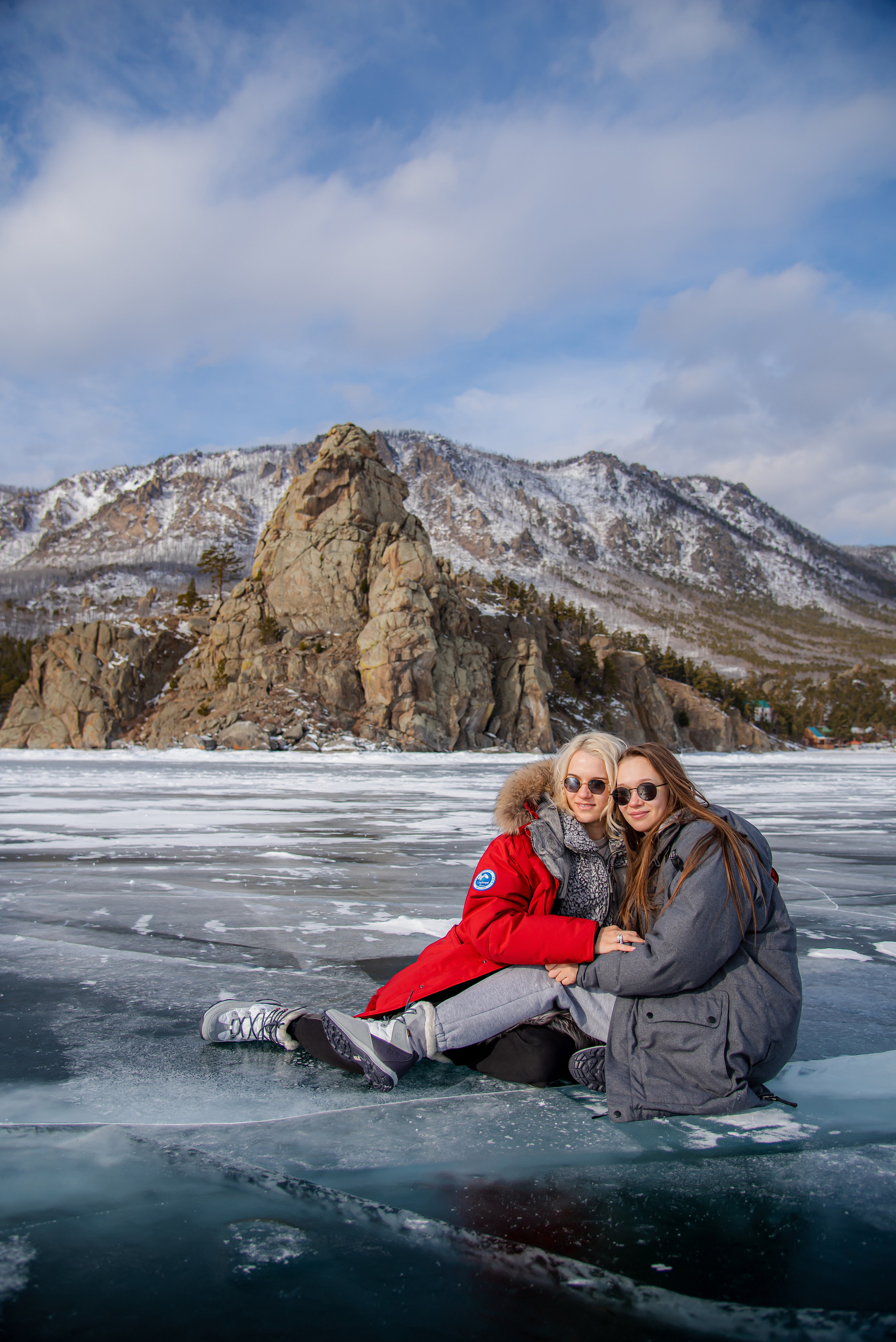 Большое Голоустное. Байкал. Занимаюсь профессиональной фотографией и живу рядом с Байкалом. Работаю в разных жанрах