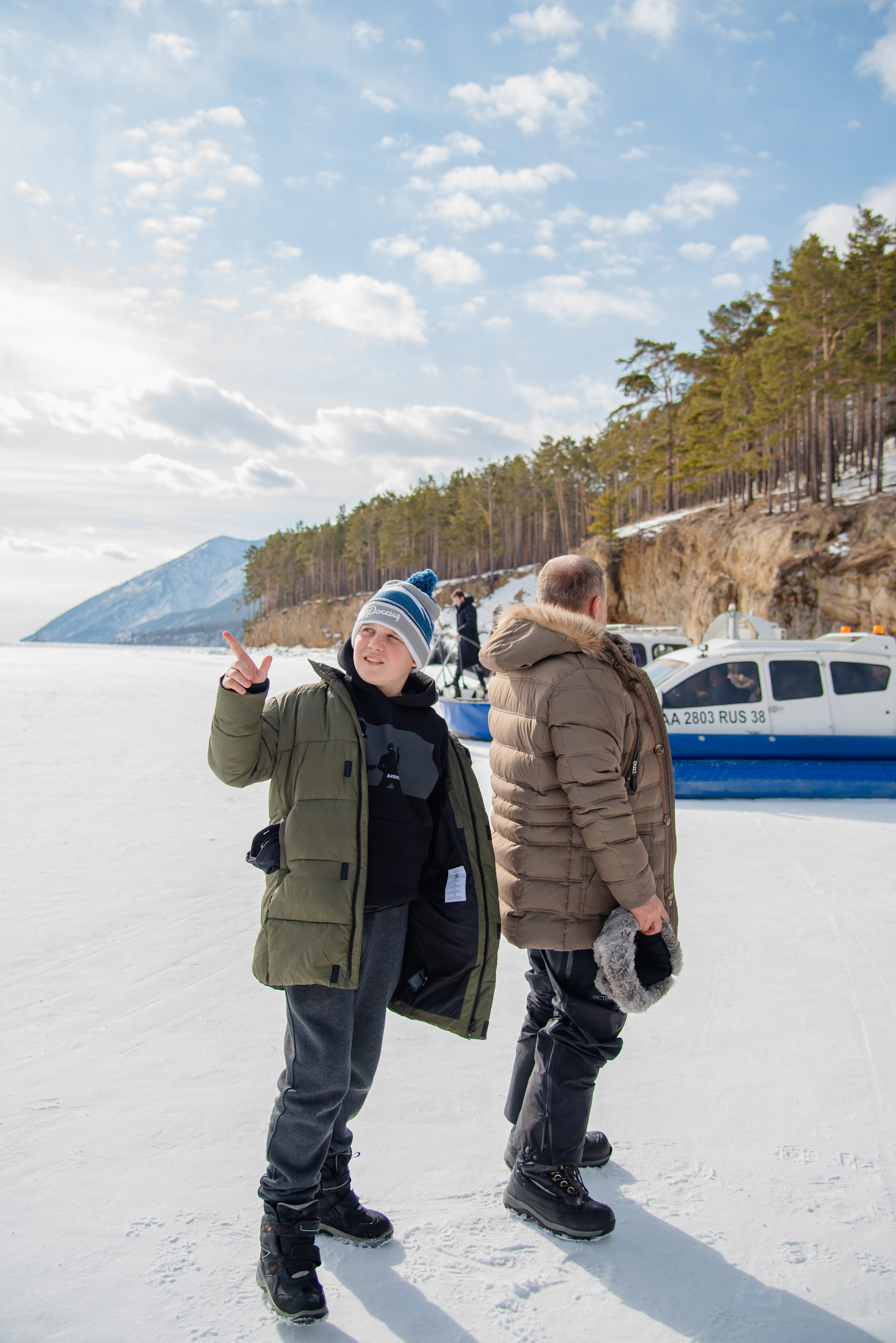 Большое Голоустное. Байкал. Занимаюсь профессиональной фотографией и живу рядом с Байкалом. Работаю в разных жанрах