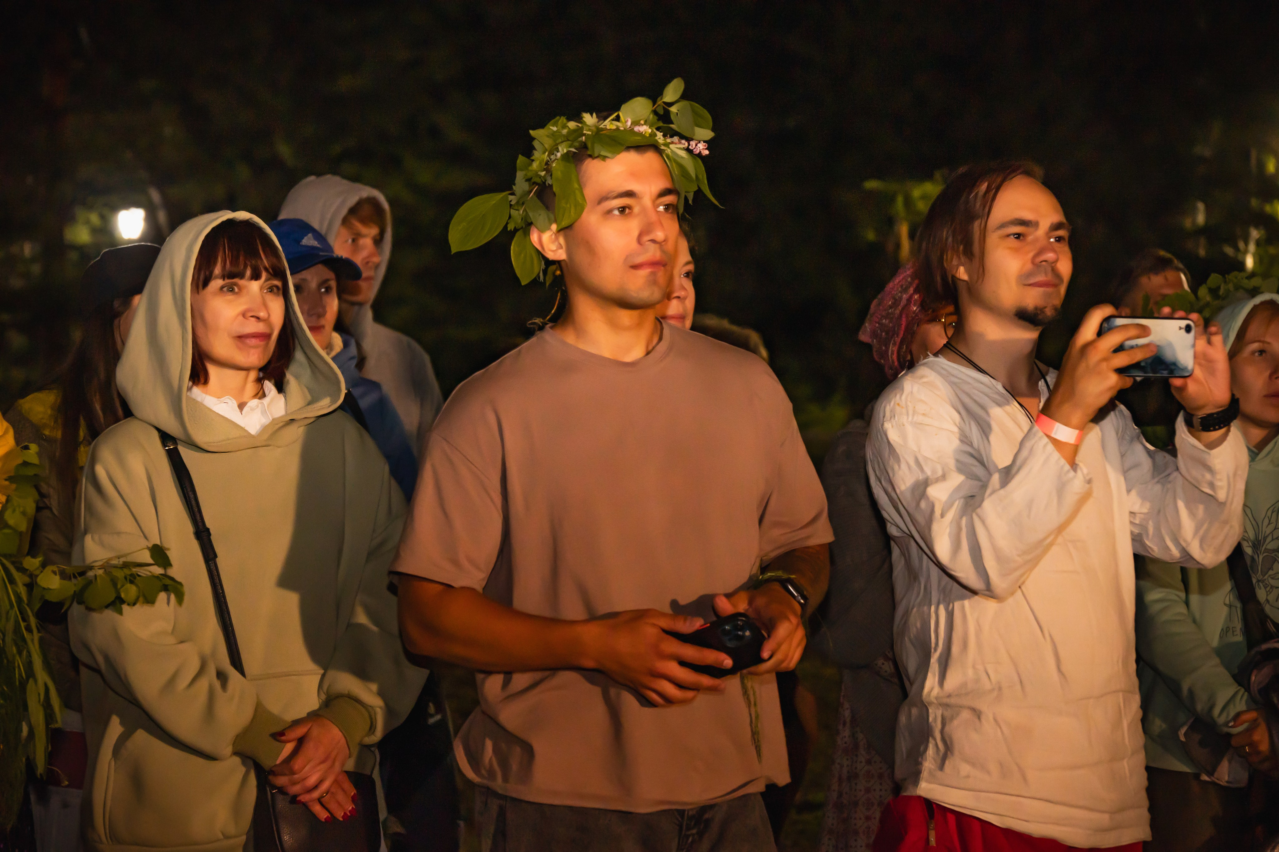 Белорусское Купалье. Занимаюсь профессиональной фотографией и живу рядом с Байкалом. Работаю в разных жанрах