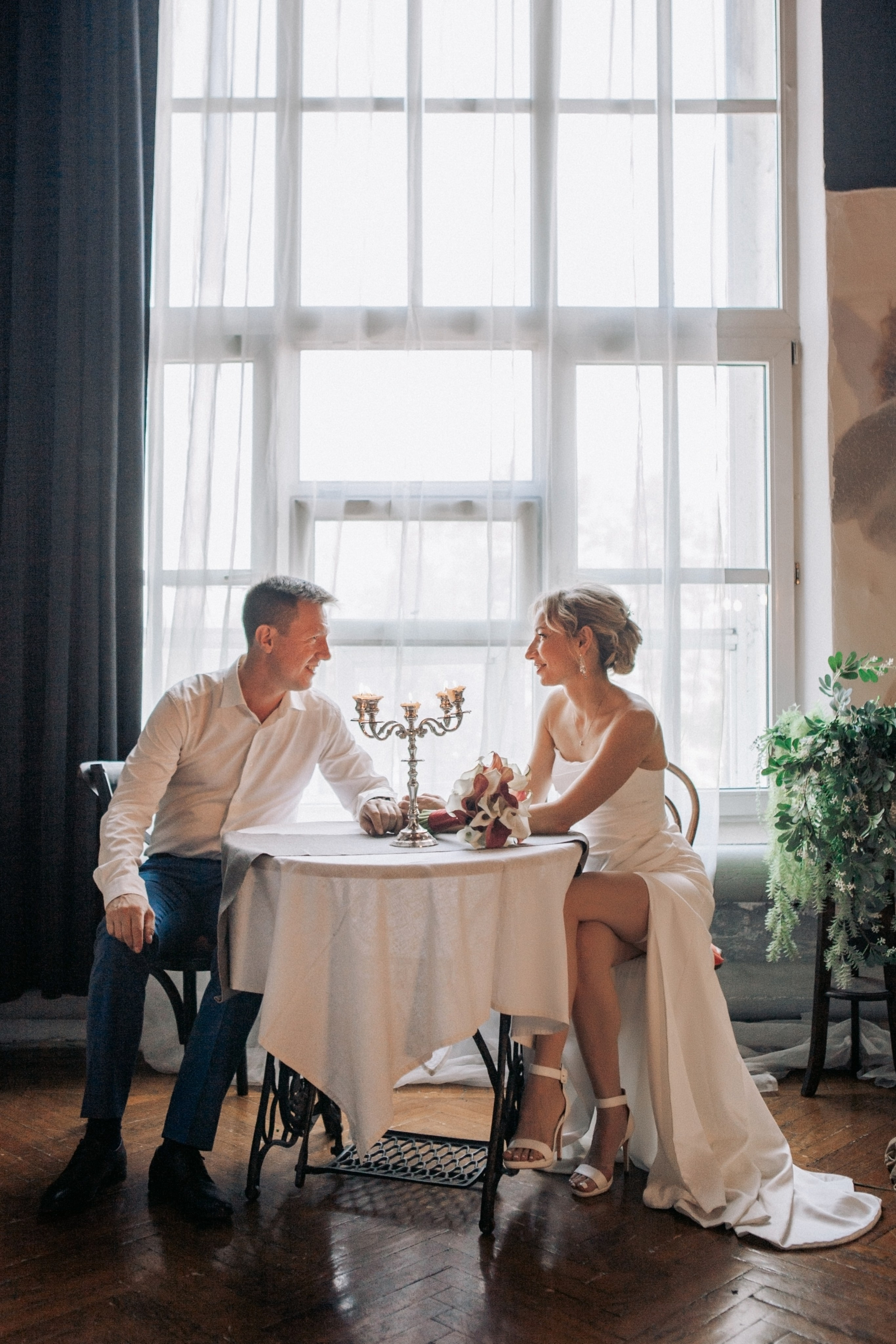 Утро невесты и фотосессия в гостинице radisson collection hotel moscow бывшая гостиница украина. Фотограф Ольга Ефремова