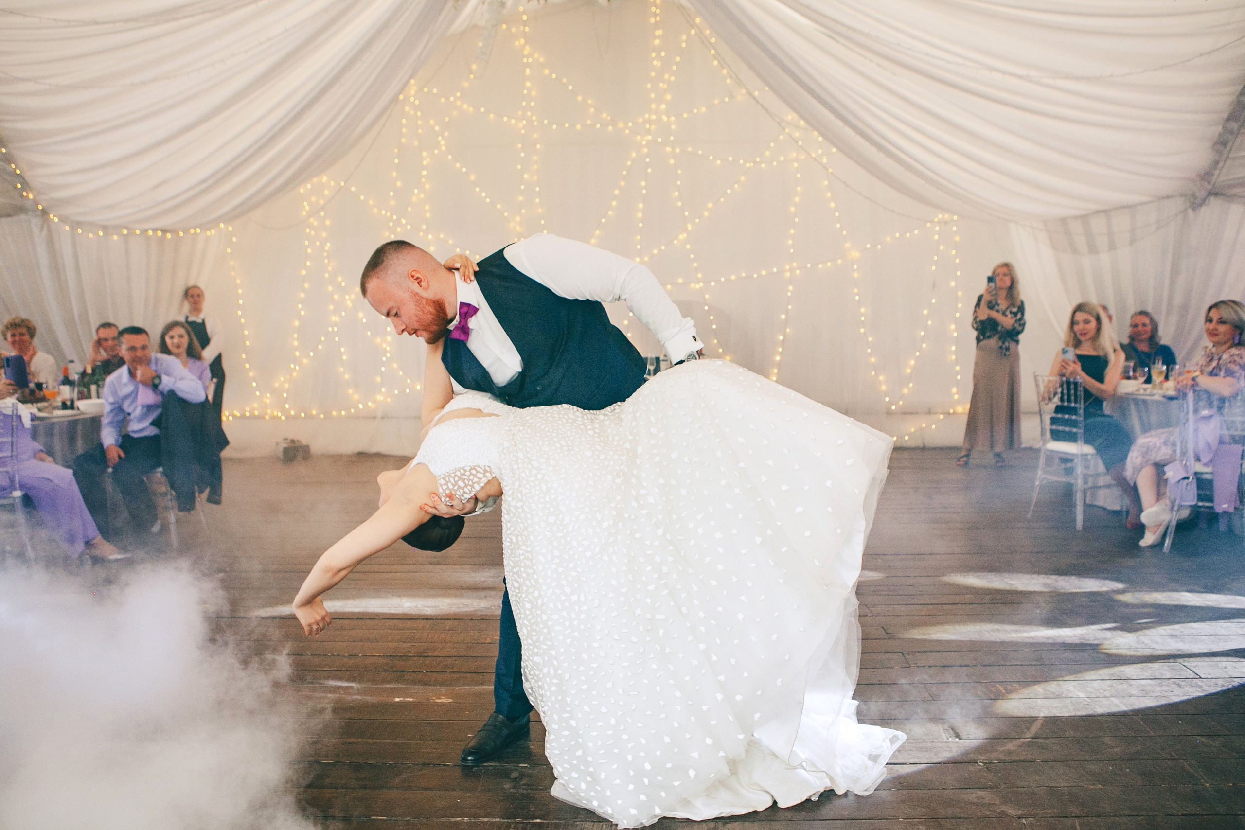 Свадебная фотосессия в отеле hartwell hotel и на патриарших прудах. Фотограф Ольга Ефремова