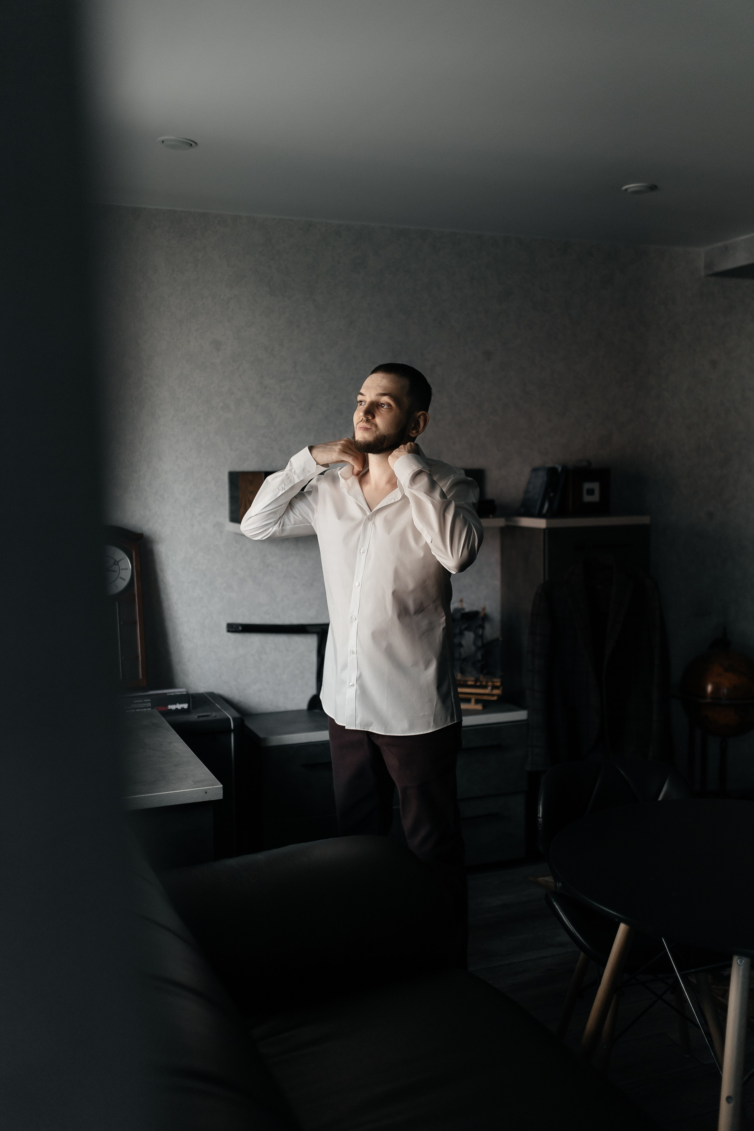 Свадьба Полины и Сергея (сборы жениха). Портретный фотограф Юлия Красноперова в Барнауле/Заринске