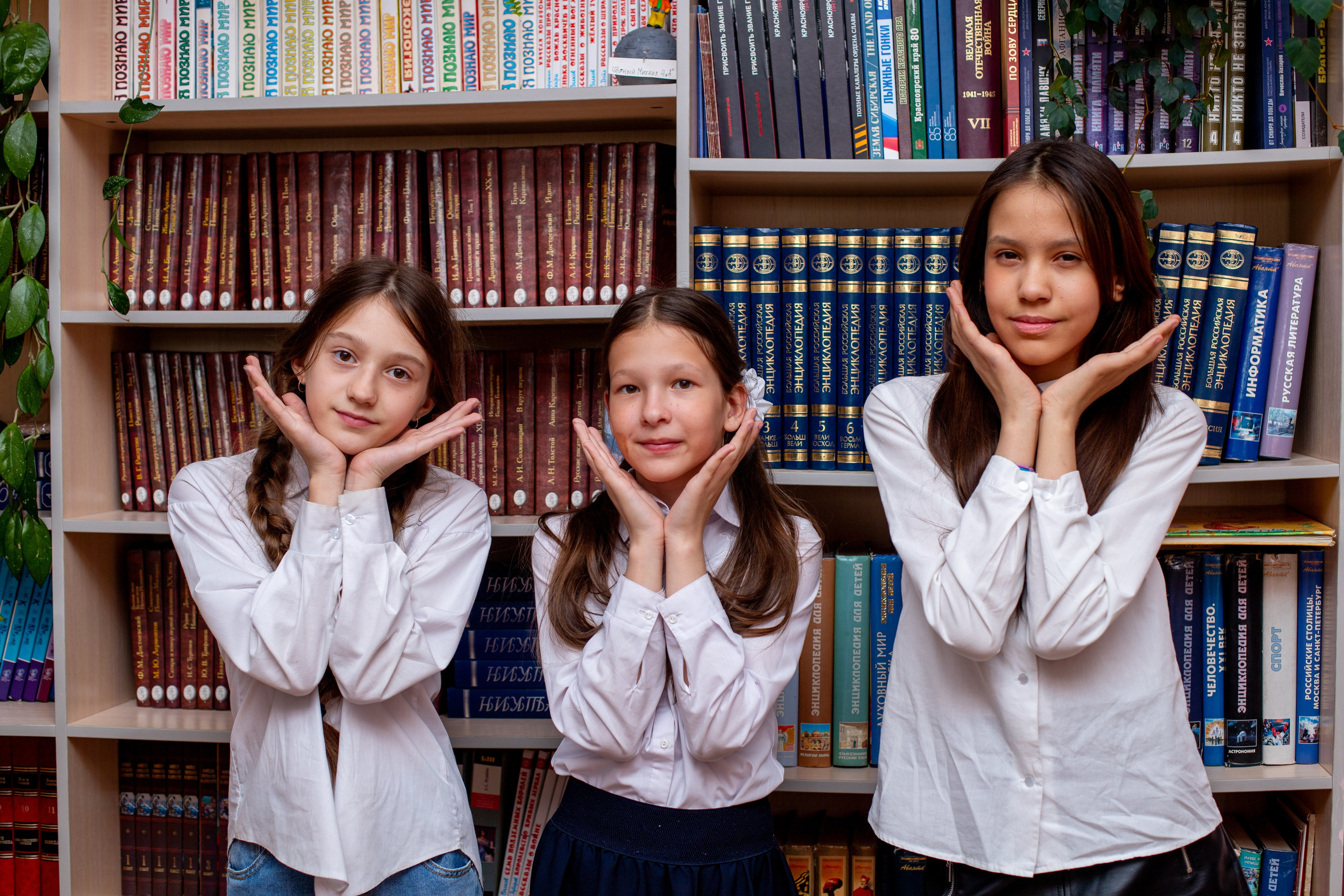 Альбомы с самого детства. +79237847111