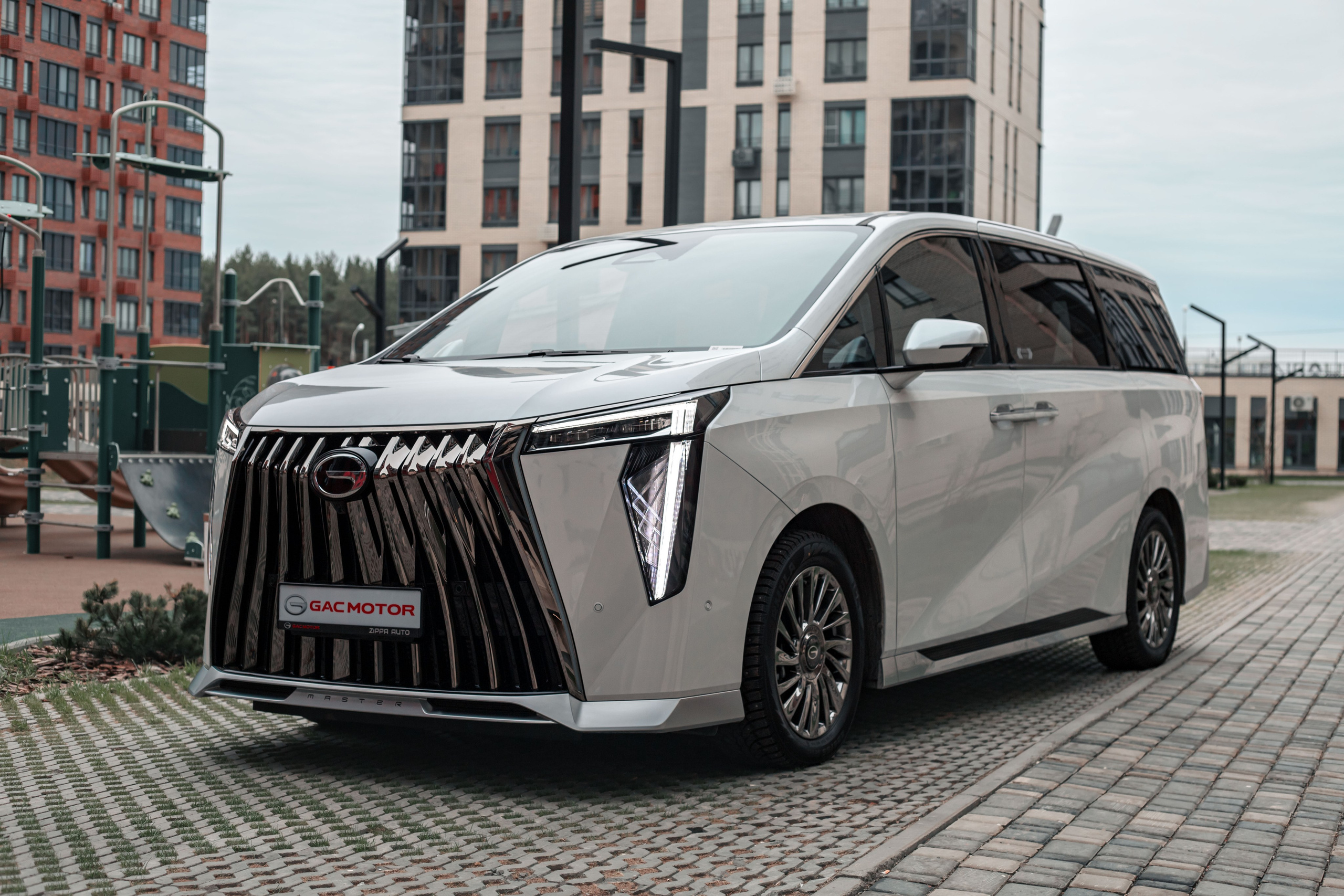 Бизнес съемка для автосалона GAC в городе Ижевск. Бизнес фотограф Ижевск — Назаров Роман