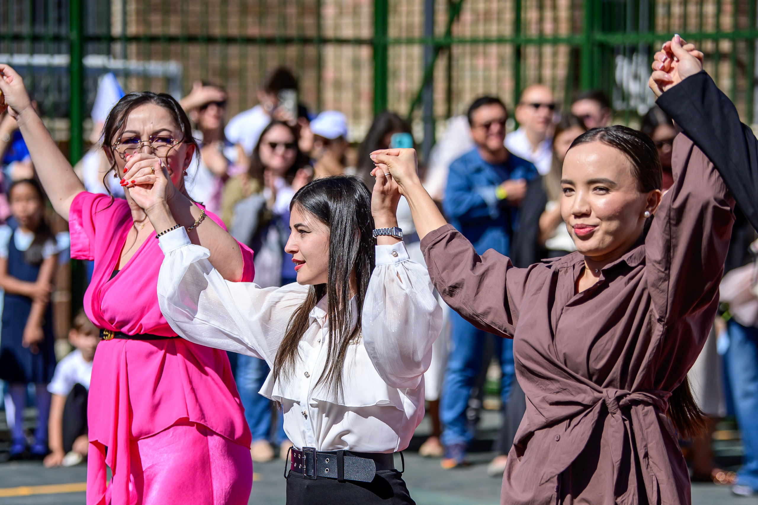 Фотосъемка мероприятия  1 Сентября в Abay International Shool. Фотограф в Алматы Егор Поленов