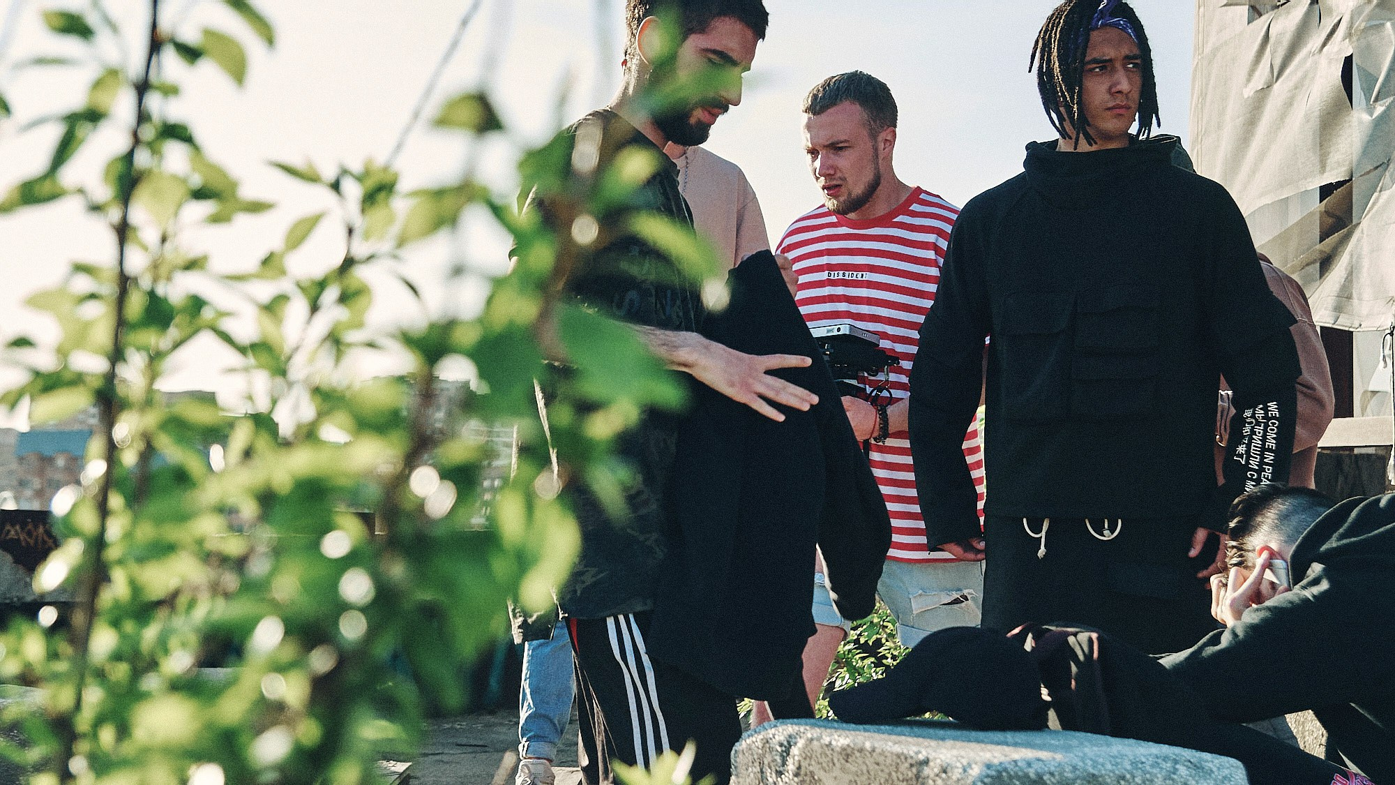 Бэкстейдж клипа — репортажная съёмка закулисья съёмочного дня. Репортажный фотограф в Москве — Дмитрий Тарасов | Съёмка мероприятий, концертов, корпоративов