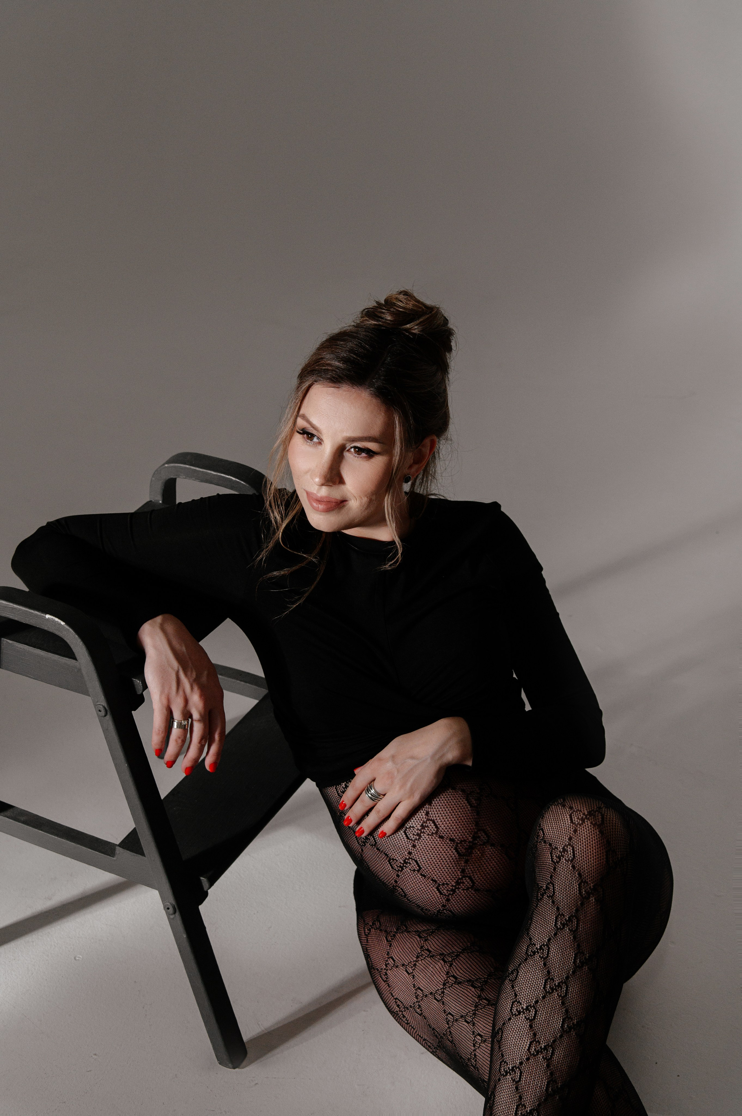 Фотосессия беременности на студии Караганда. Свадебный фотограф Караганда