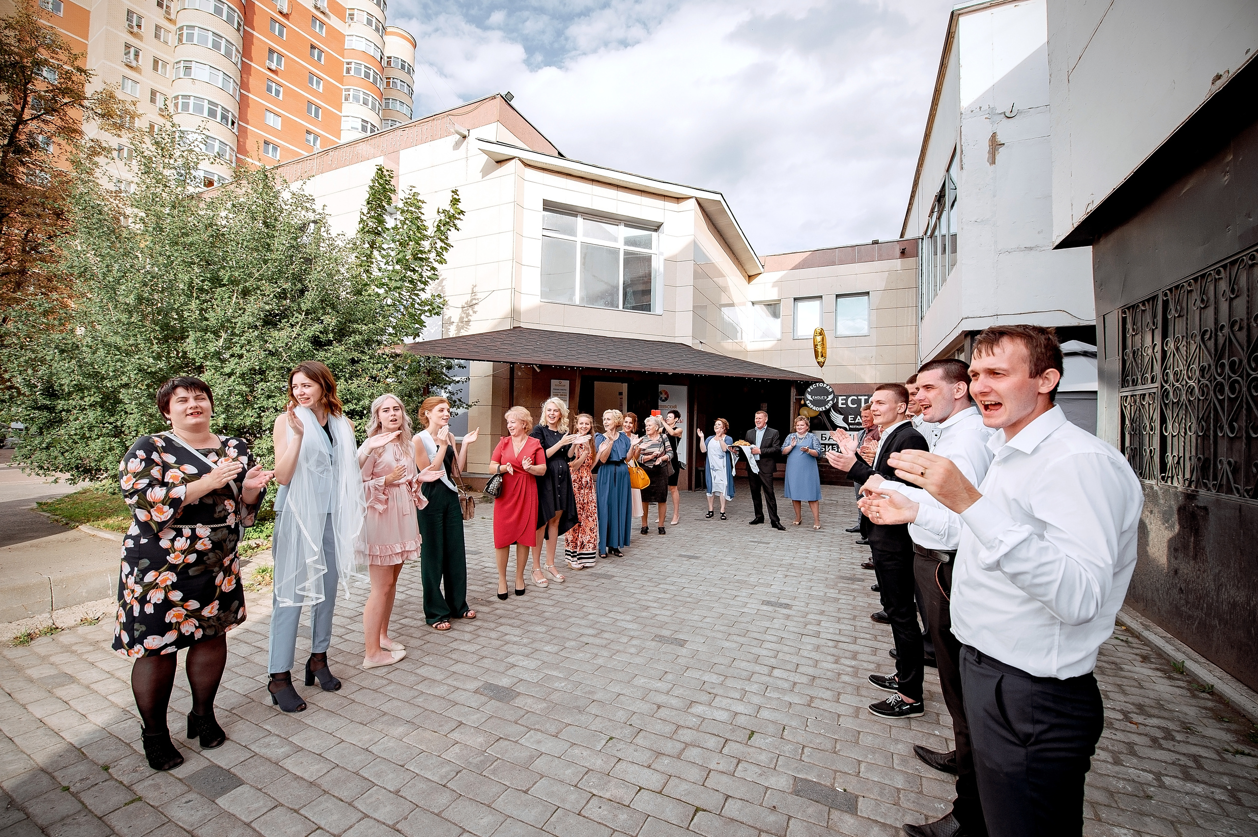 Свадьба в Ивантеевке летом полный день. Свадебный и семейный фотограф Виктория Носачёва. Щелково, Москва и МО