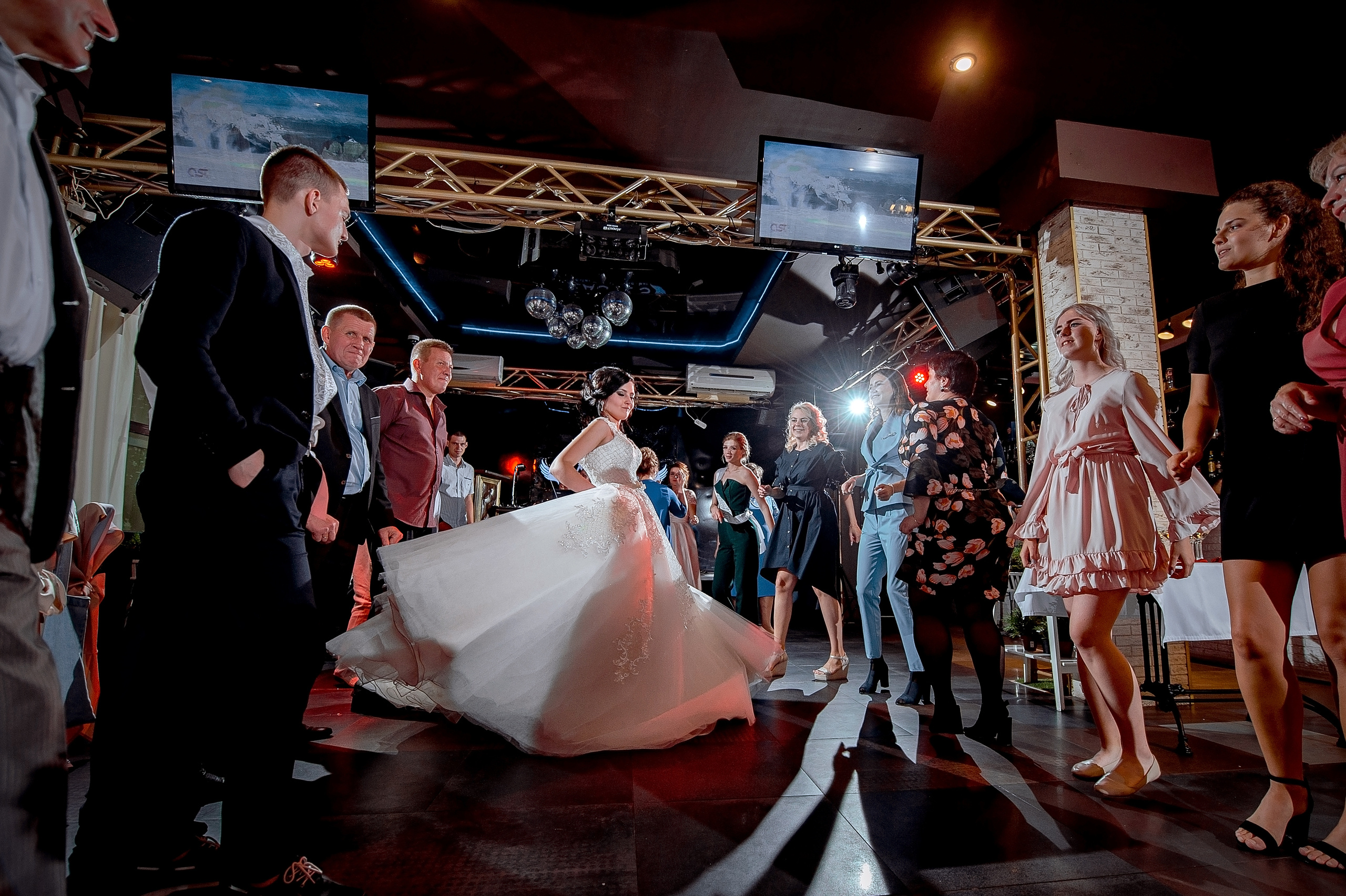 Свадьба в Ивантеевке летом полный день. Свадебный и семейный фотограф Виктория Носачёва. Щелково, Москва и МО