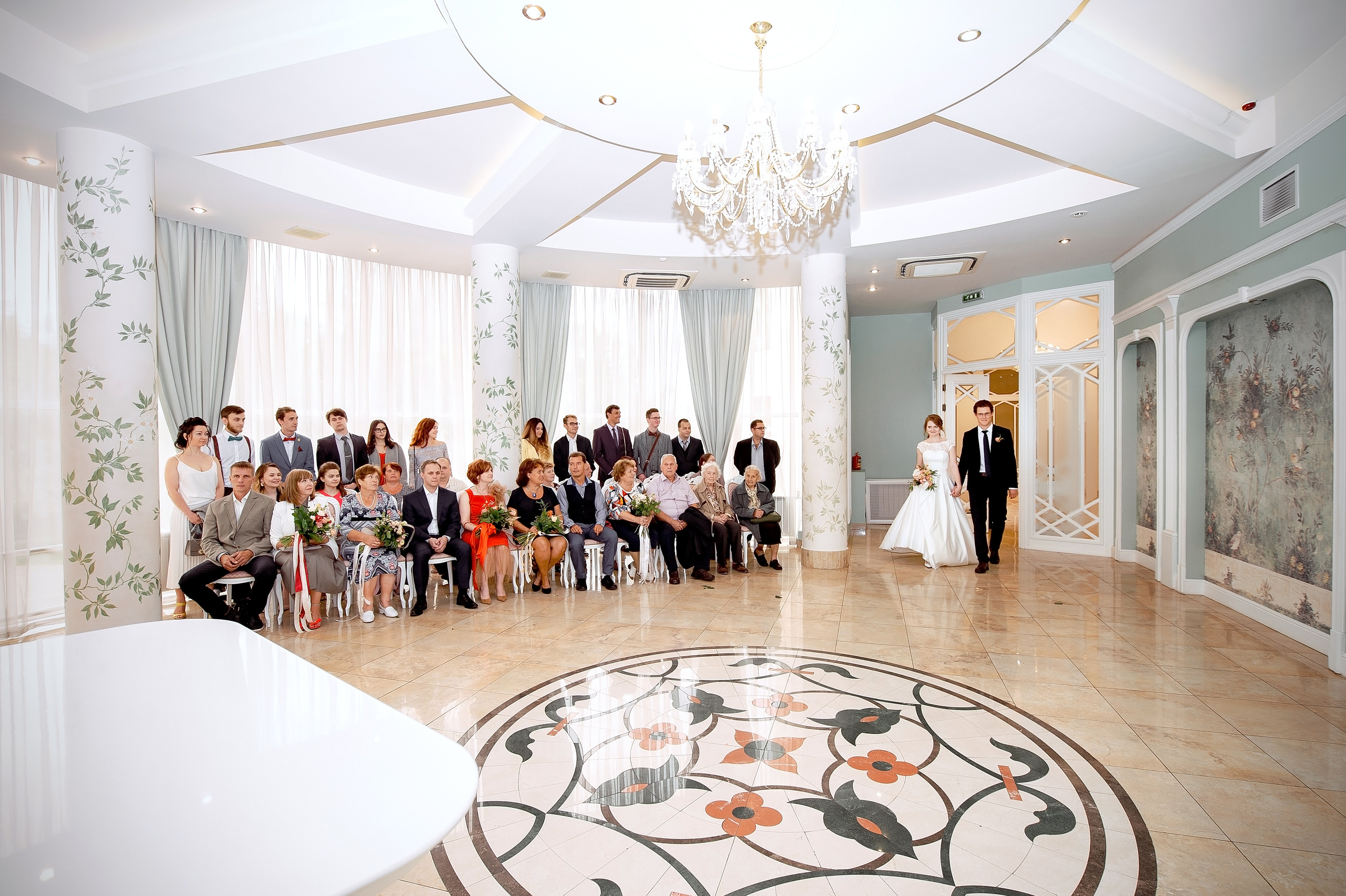 Свадьба в Балашихе летом полный день. Свадебный и семейный фотограф Виктория Носачёва. Щелково, Москва и МО