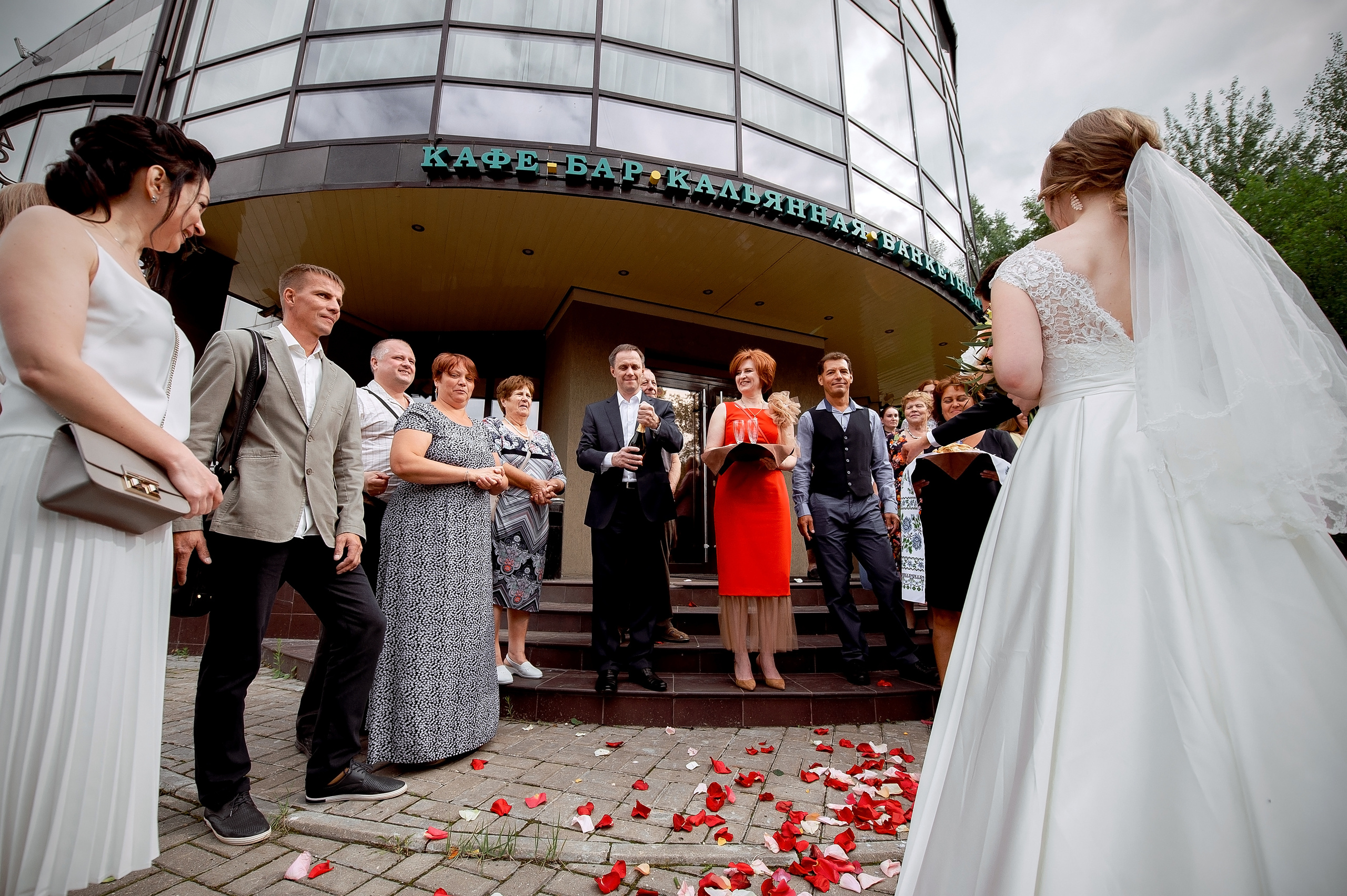 Свадьба в Балашихе летом полный день. Свадебный и семейный фотограф Виктория Носачёва. Щелково, Москва и МО