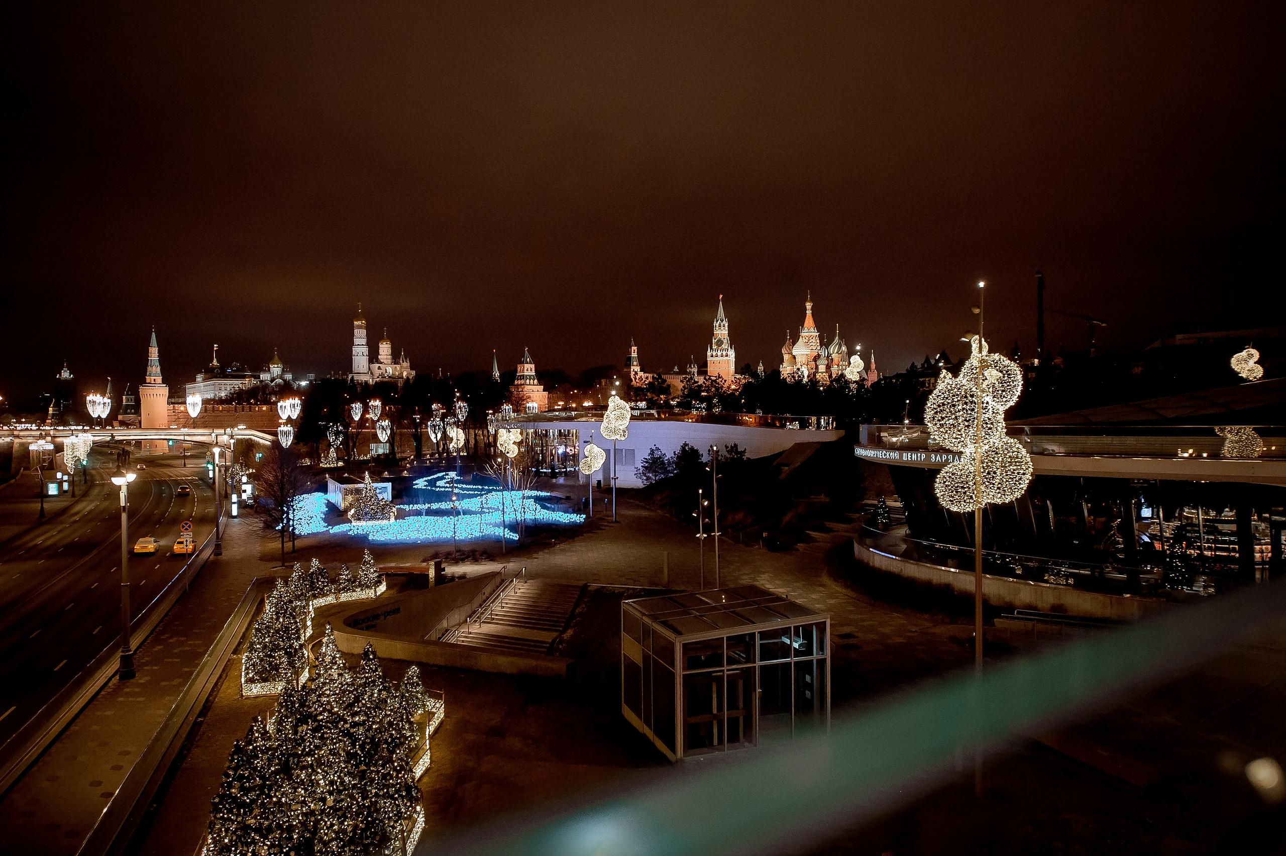 Фотосессия в Москве ночью на ул. Никольская. Свадебный и семейный фотограф Виктория Носачёва. Щелково, Москва и МО