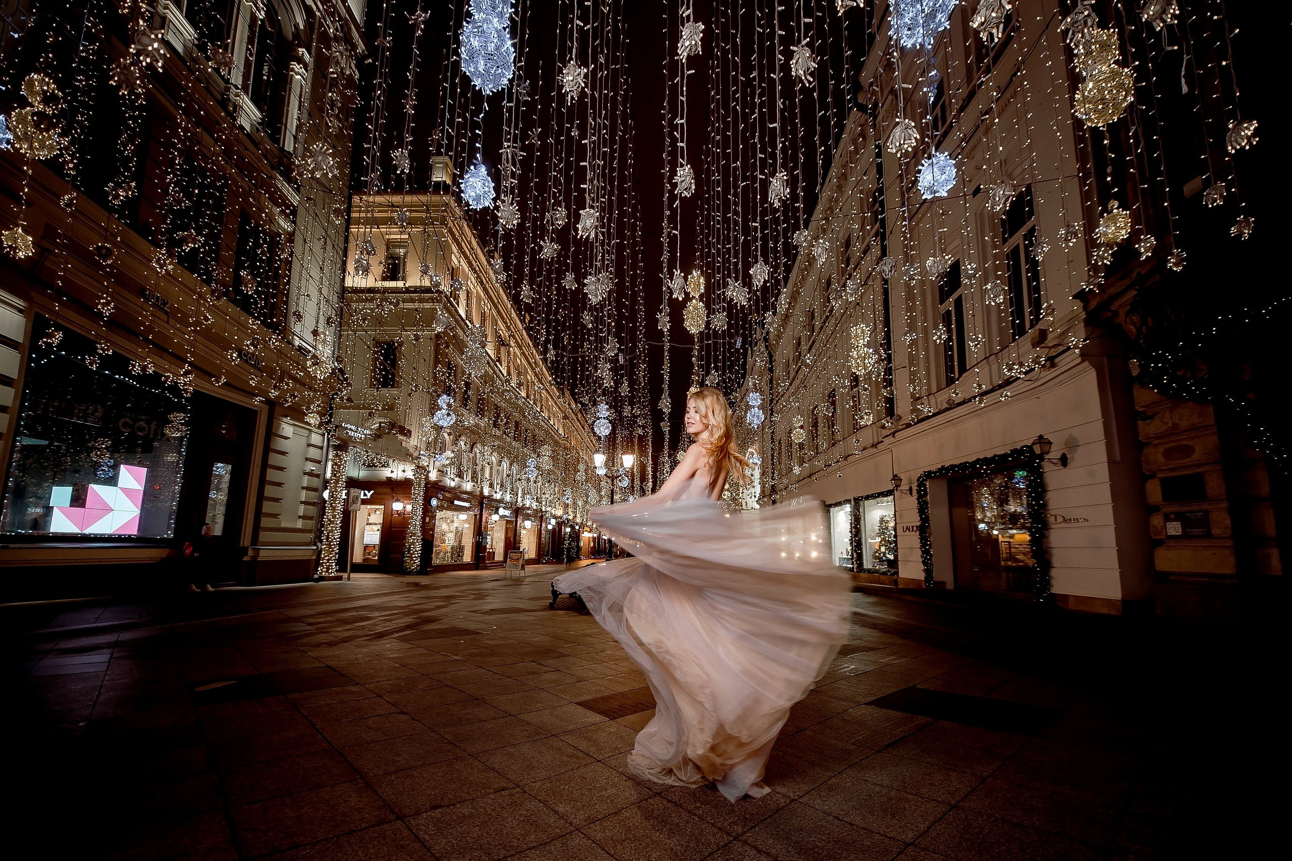 Фотосессия в Москве ночью на ул. Никольская. Свадебный и семейный фотограф Виктория Носачёва. Щелково, Москва и МО