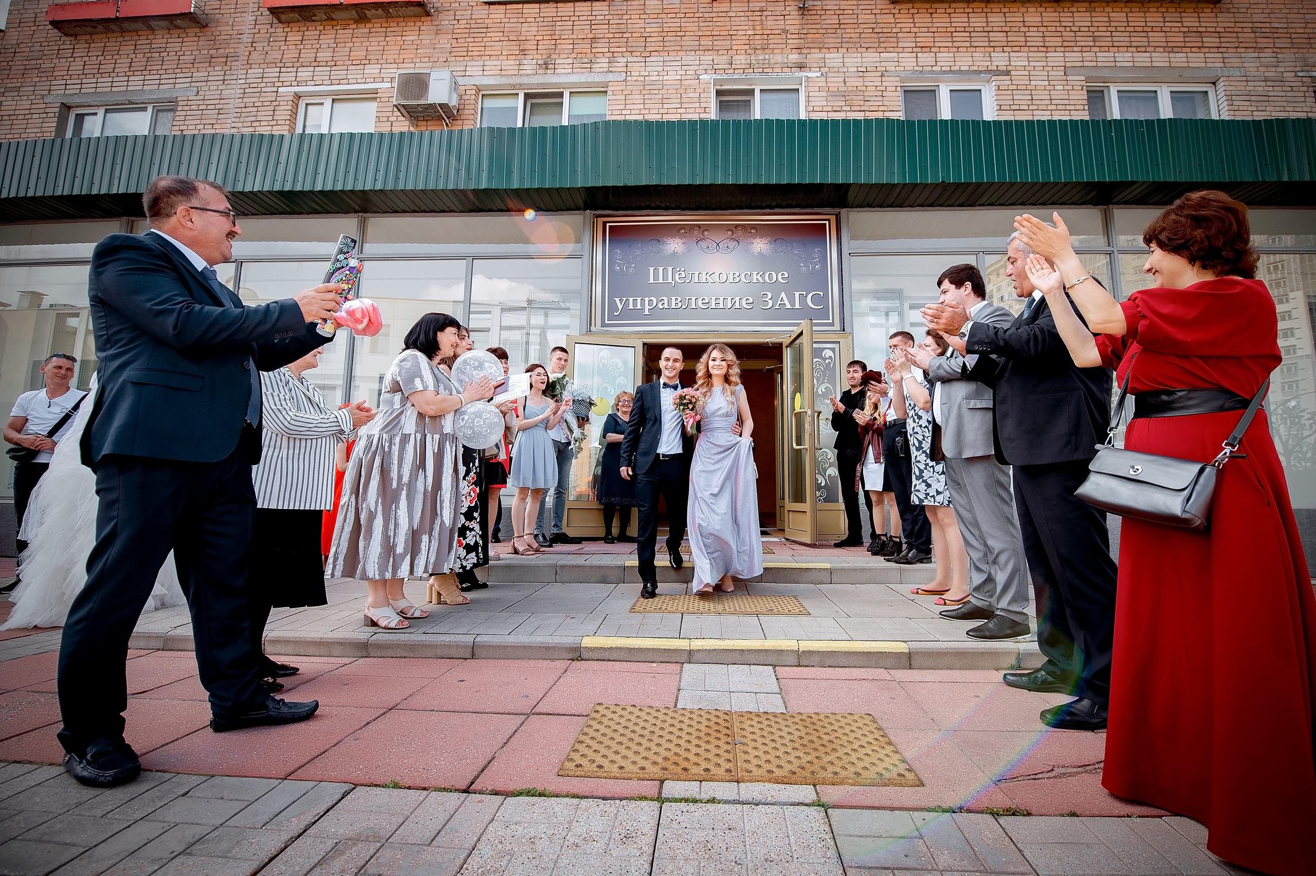 Свадьба В Щелково с фотосессией в кинотеатре и кафе. Свадебный и семейный фотограф Виктория Носачёва. Щелково, Москва и МО