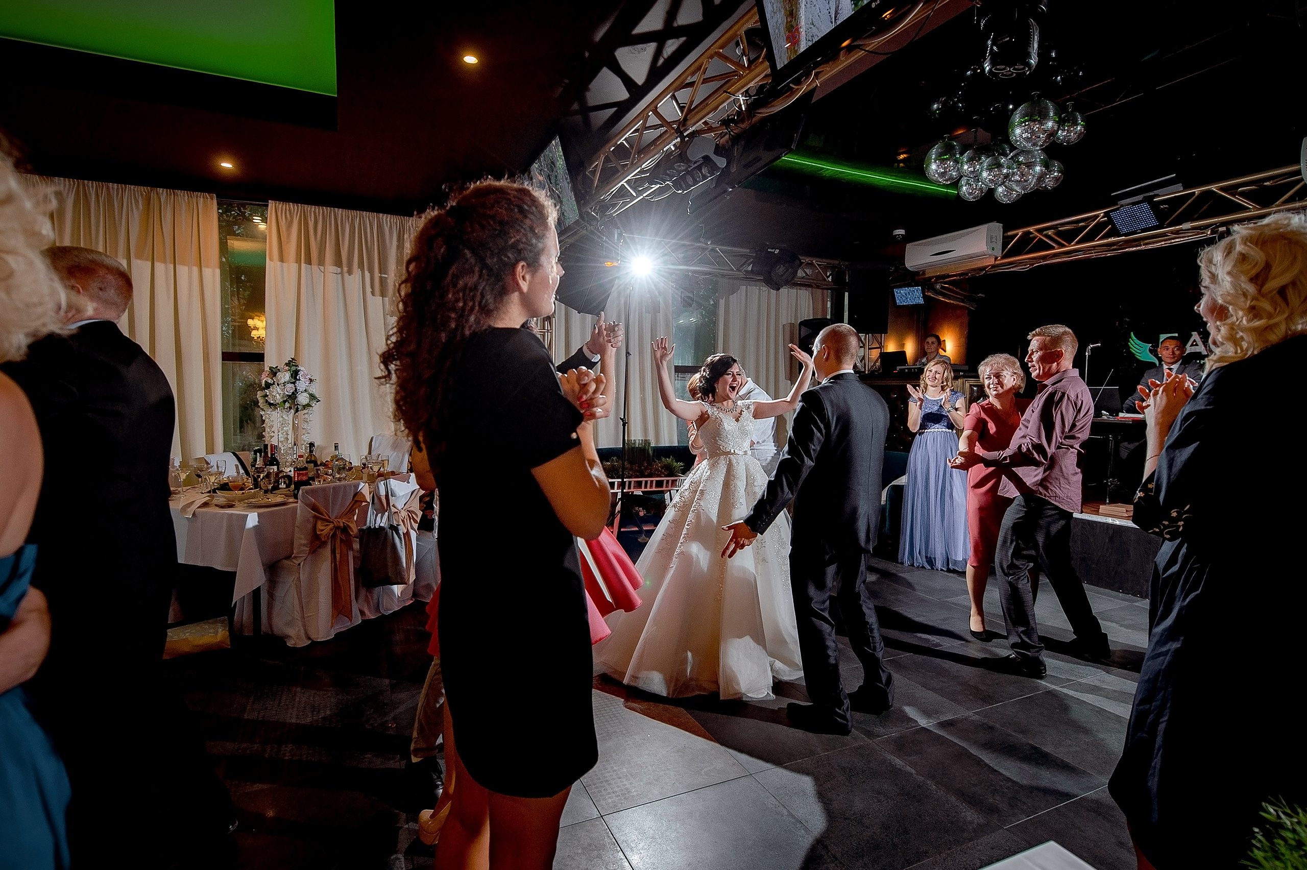 Свадьба в Ивантеевке летом полный день. Свадебный и семейный фотограф Виктория Носачёва. Щелково, Москва и МО