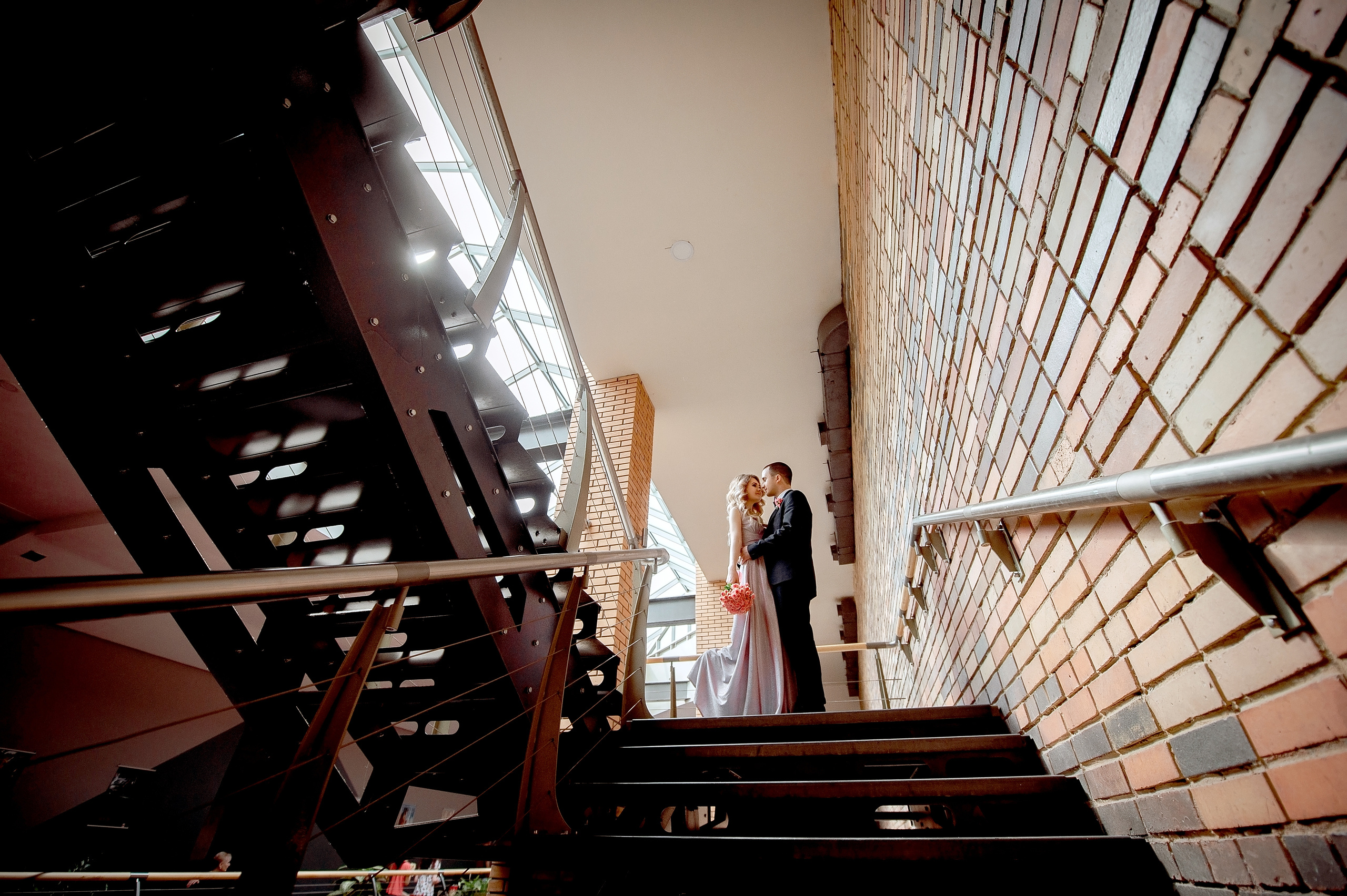 Свадьба В Щелково с фотосессией в кинотеатре и кафе. Свадебный и семейный фотограф Виктория Носачёва. Щелково, Москва и МО