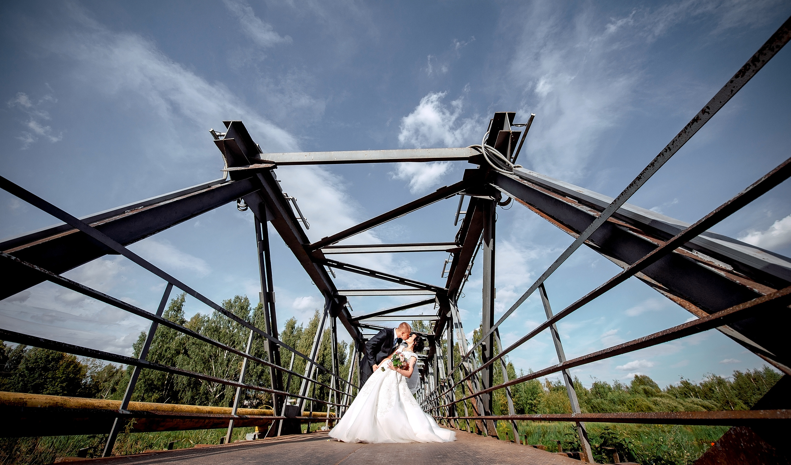 Свадебная фотопрогулка в парке Ивантеевки