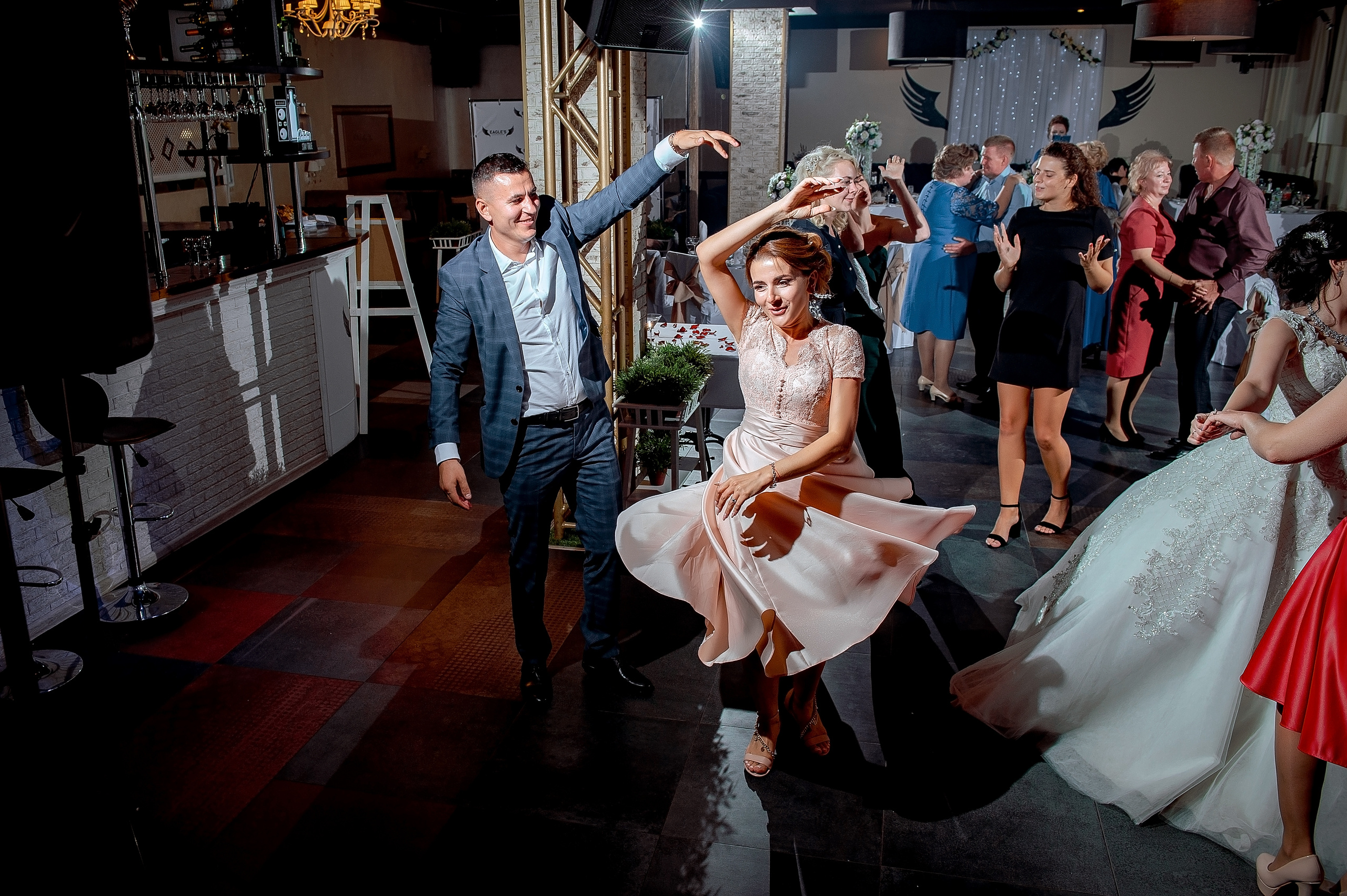 Свадьба в Ивантеевке летом полный день. Свадебный и семейный фотограф Виктория Носачёва. Щелково, Москва и МО