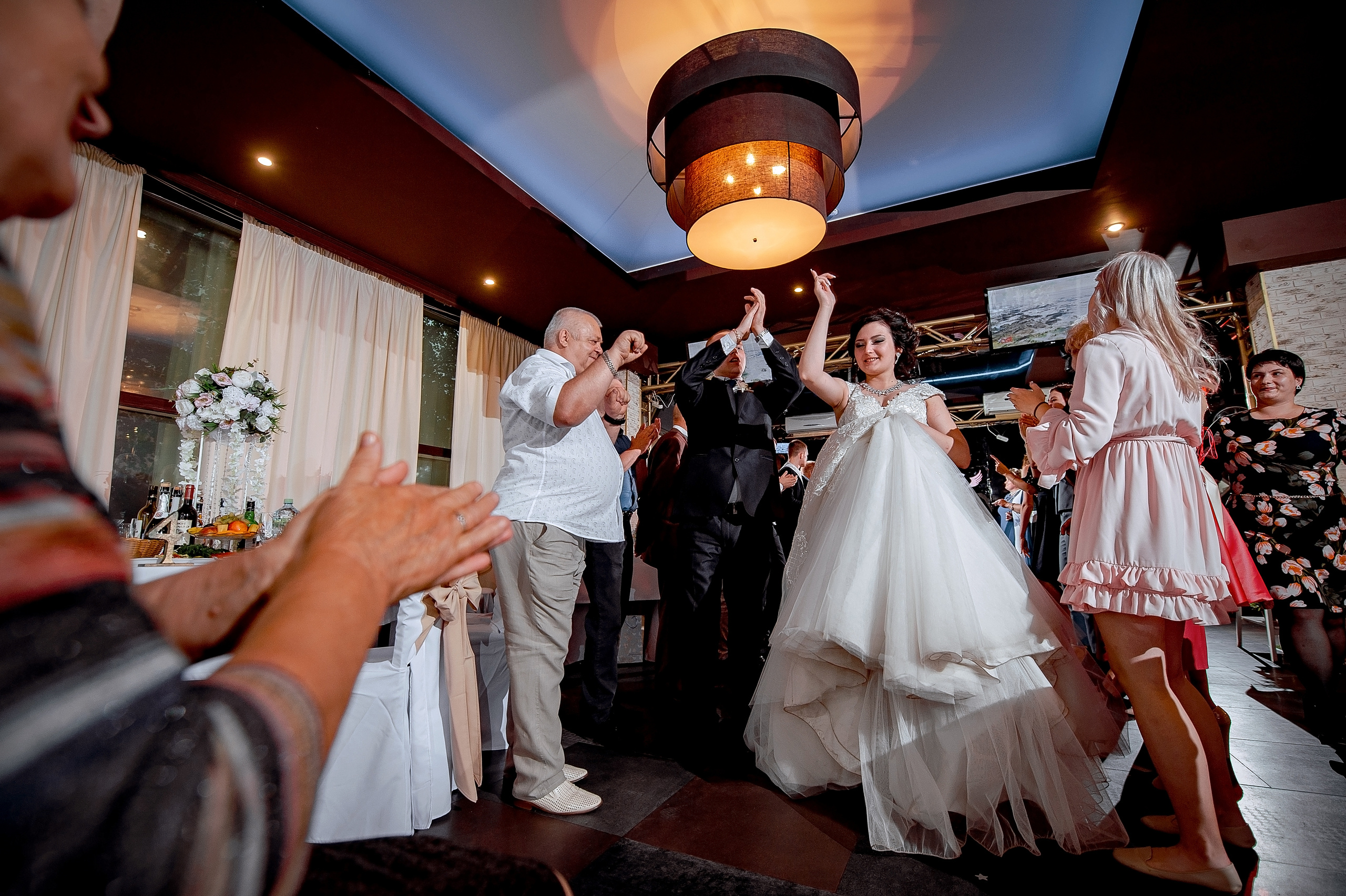 Свадьба в Ивантеевке летом полный день. Свадебный и семейный фотограф Виктория Носачёва. Щелково, Москва и МО