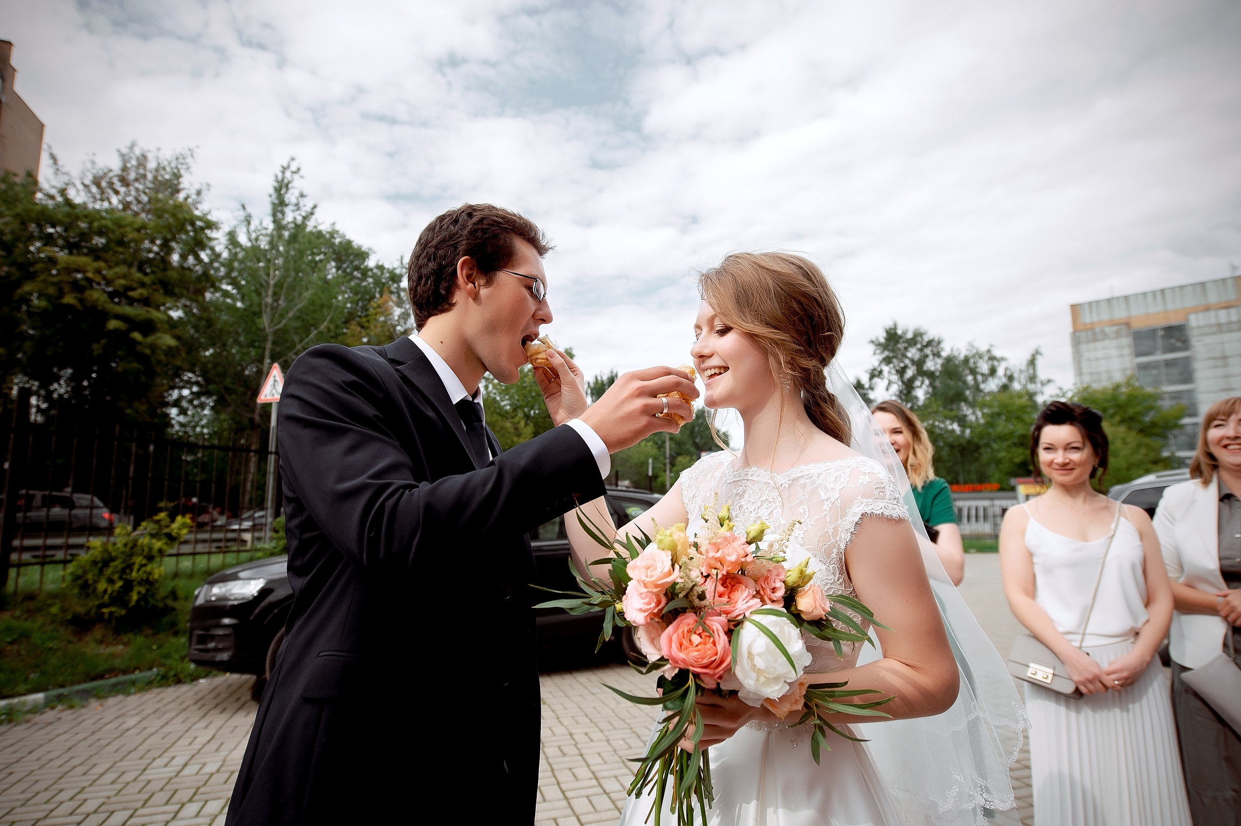 Свадьба в Балашихе летом полный день. Свадебный и семейный фотограф Виктория Носачёва. Щелково, Москва и МО