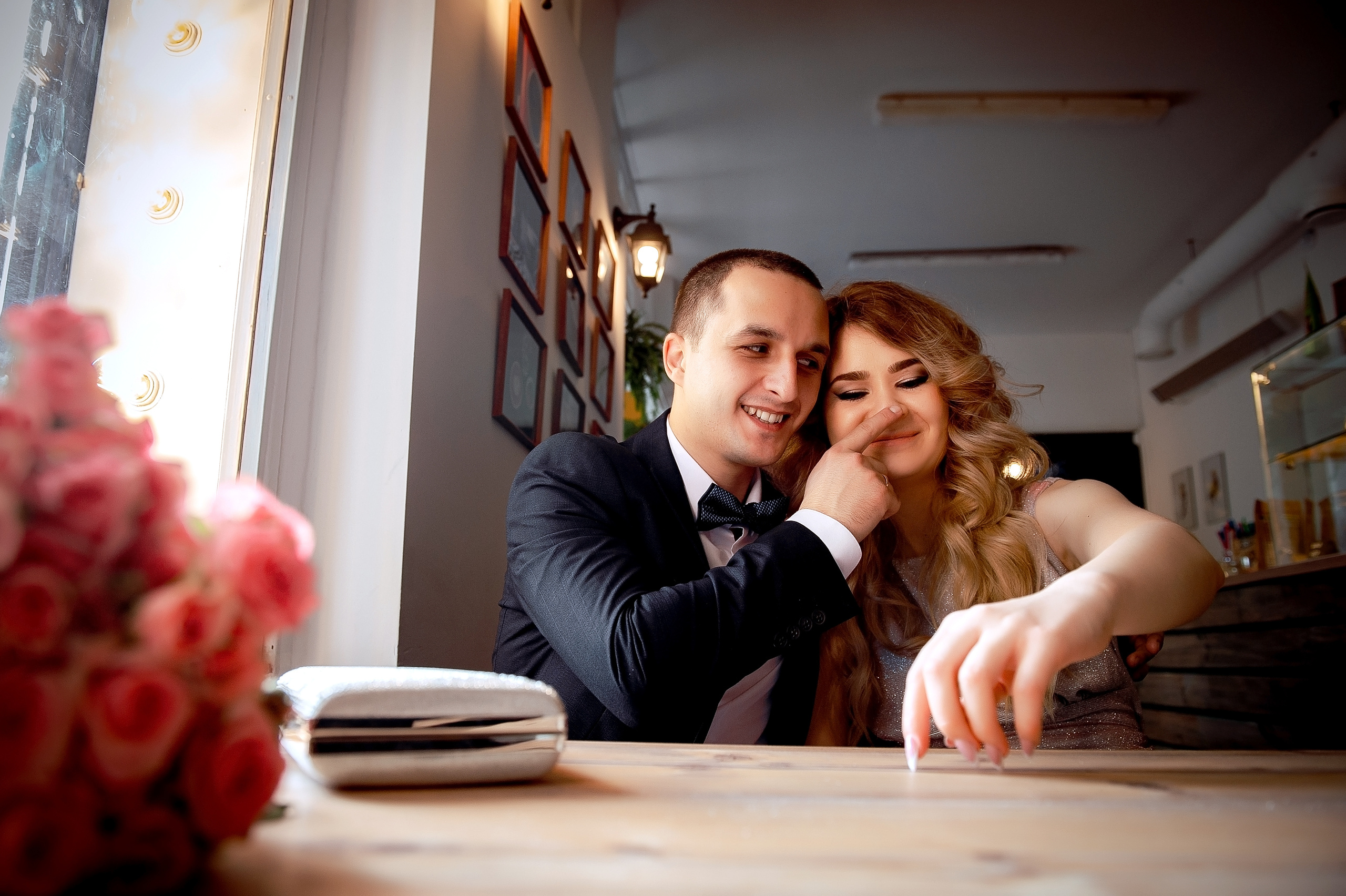 Свадьба В Щелково с фотосессией в кинотеатре и кафе. Свадебный и семейный фотограф Виктория Носачёва. Щелково, Москва и МО