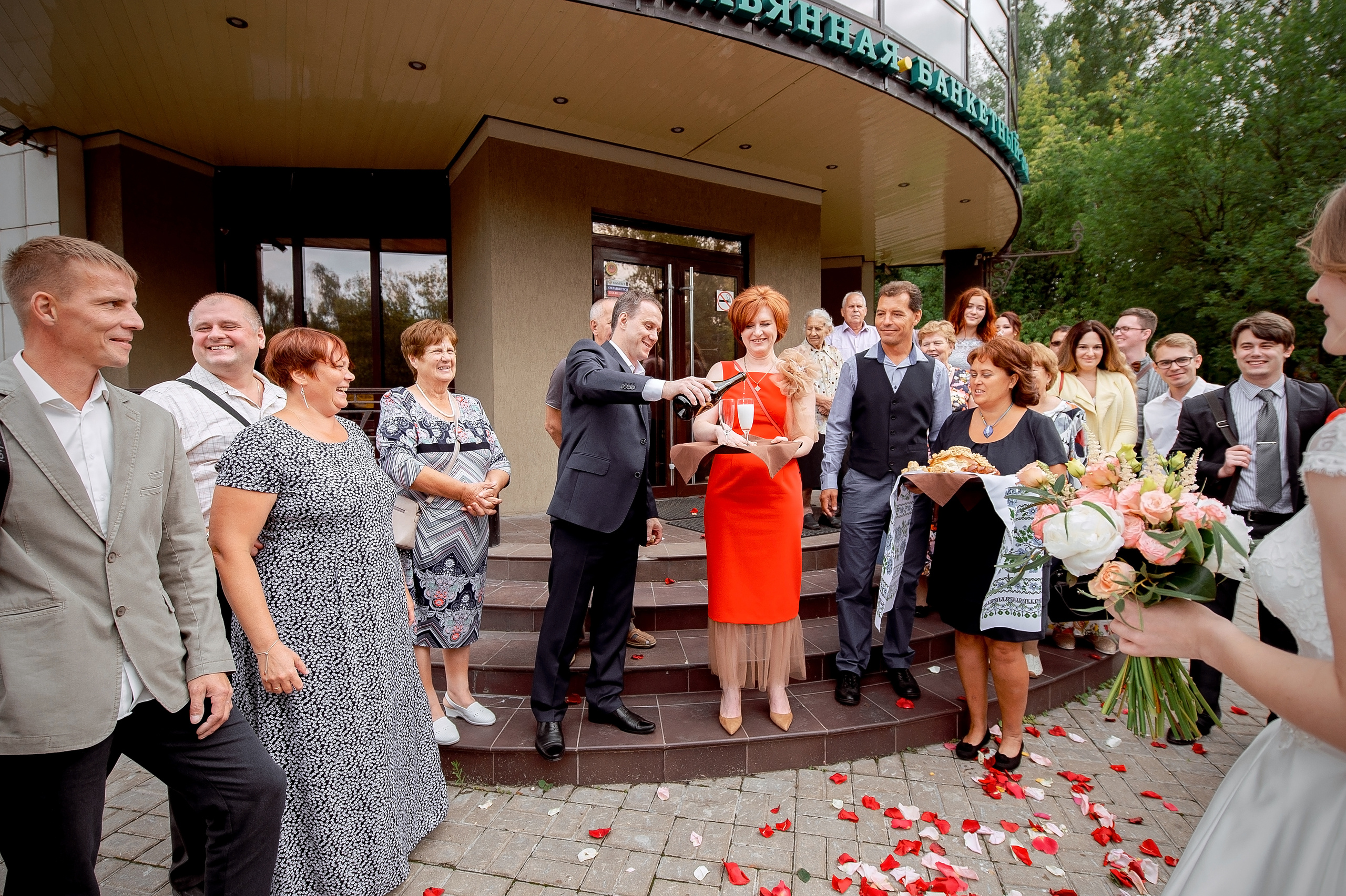 Свадьба в Балашихе летом полный день. Свадебный и семейный фотограф Виктория Носачёва. Щелково, Москва и МО