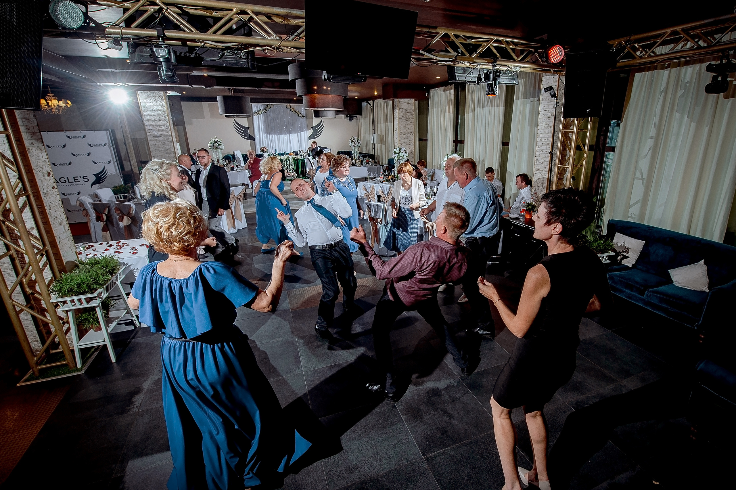 Свадьба в Ивантеевке летом полный день. Свадебный и семейный фотограф Виктория Носачёва. Щелково, Москва и МО