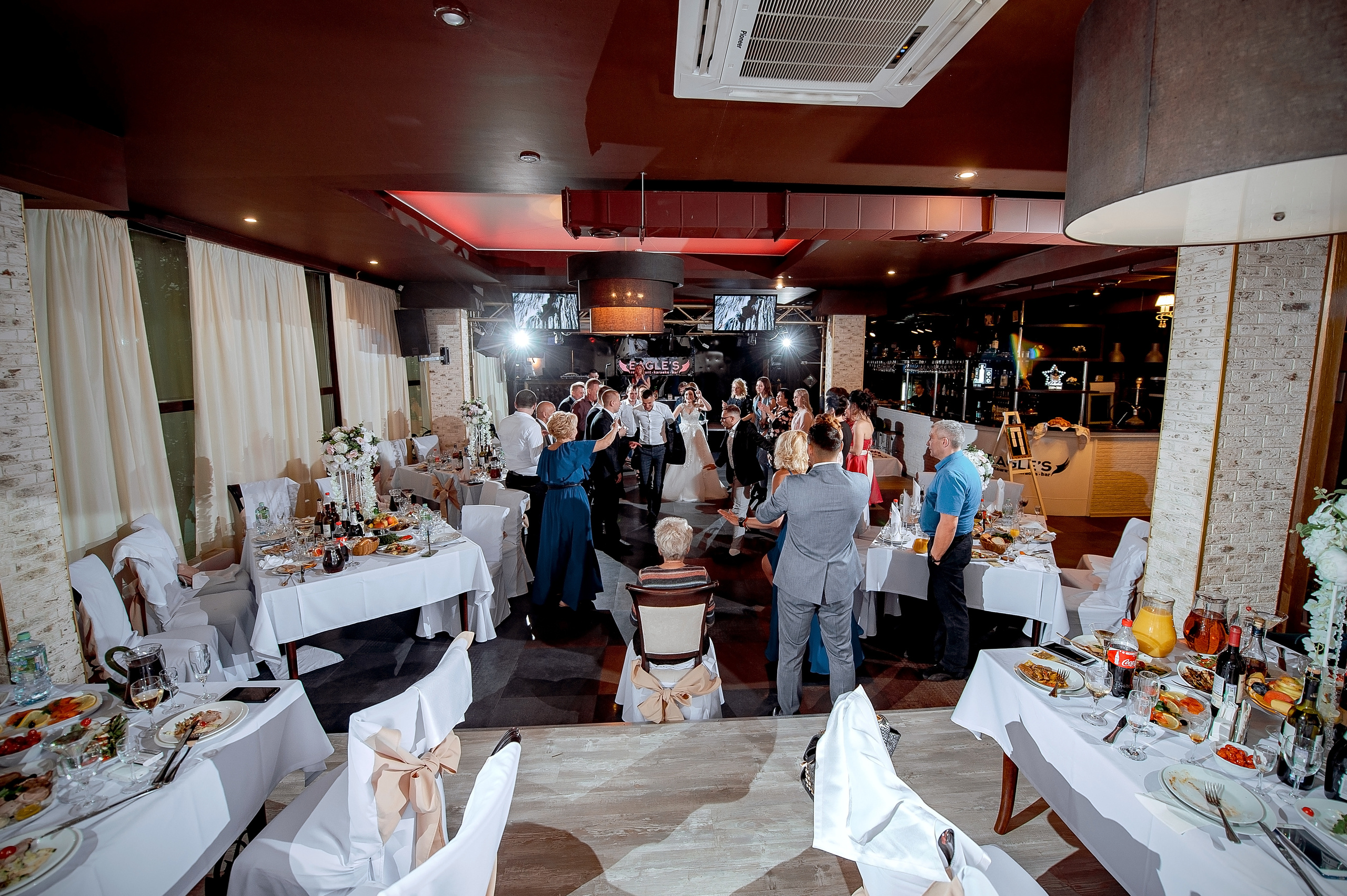 Свадьба в Ивантеевке летом полный день. Свадебный и семейный фотограф Виктория Носачёва. Щелково, Москва и МО