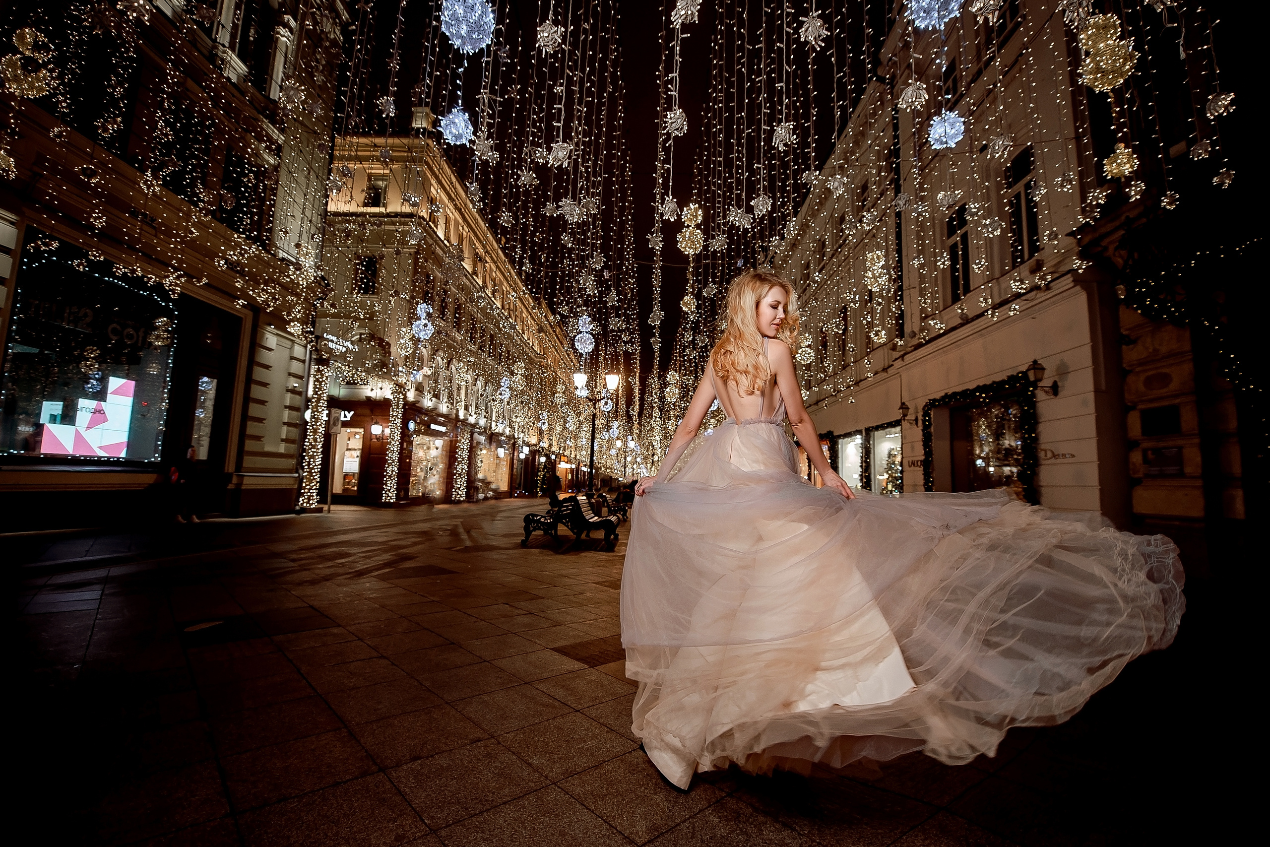 Фотосессия в Москве ночью на ул. Никольская. Свадебный и семейный фотограф Виктория Носачёва. Щелково, Москва и МО