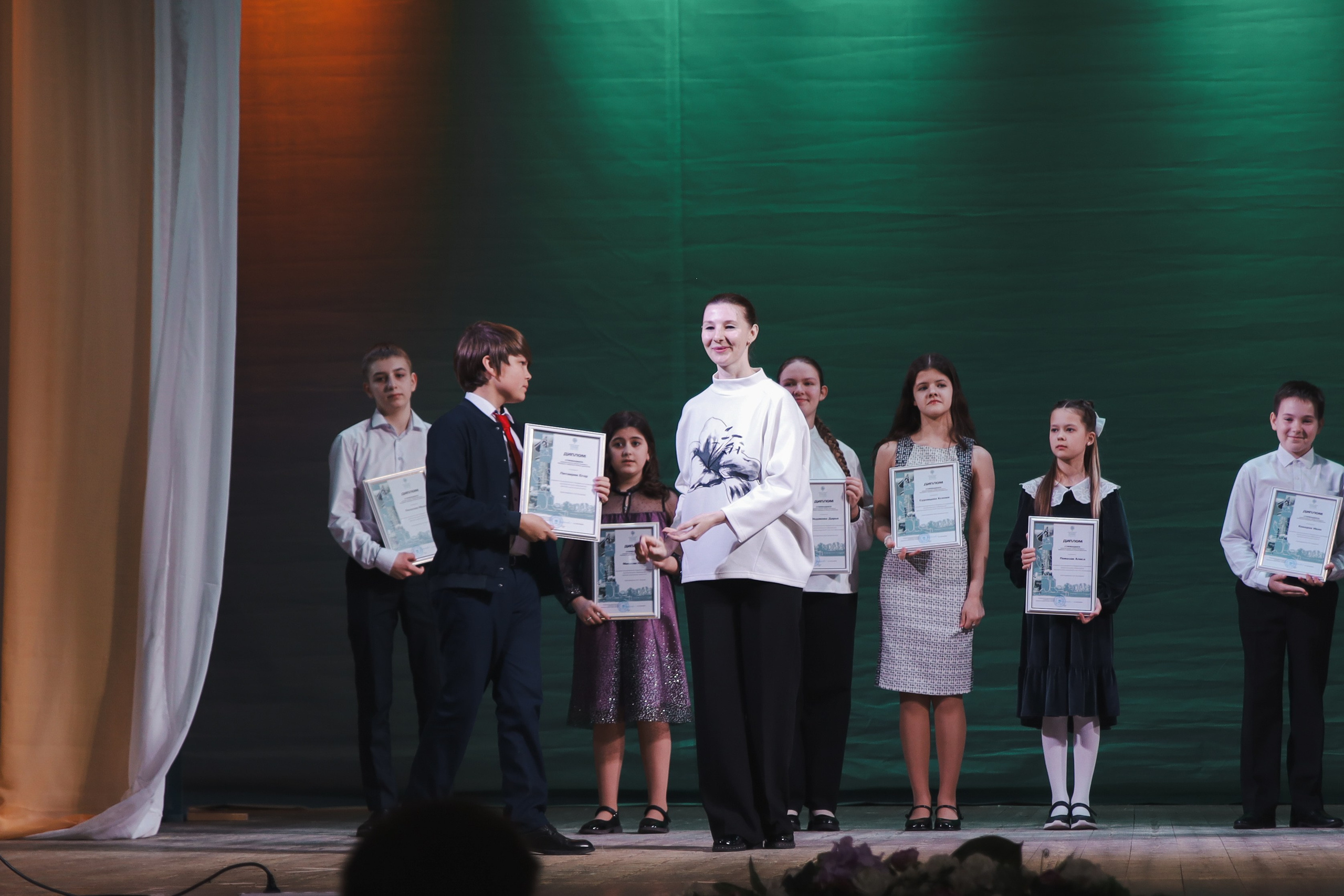 Фотоотчет с награждения стипендиатов города Липецка
