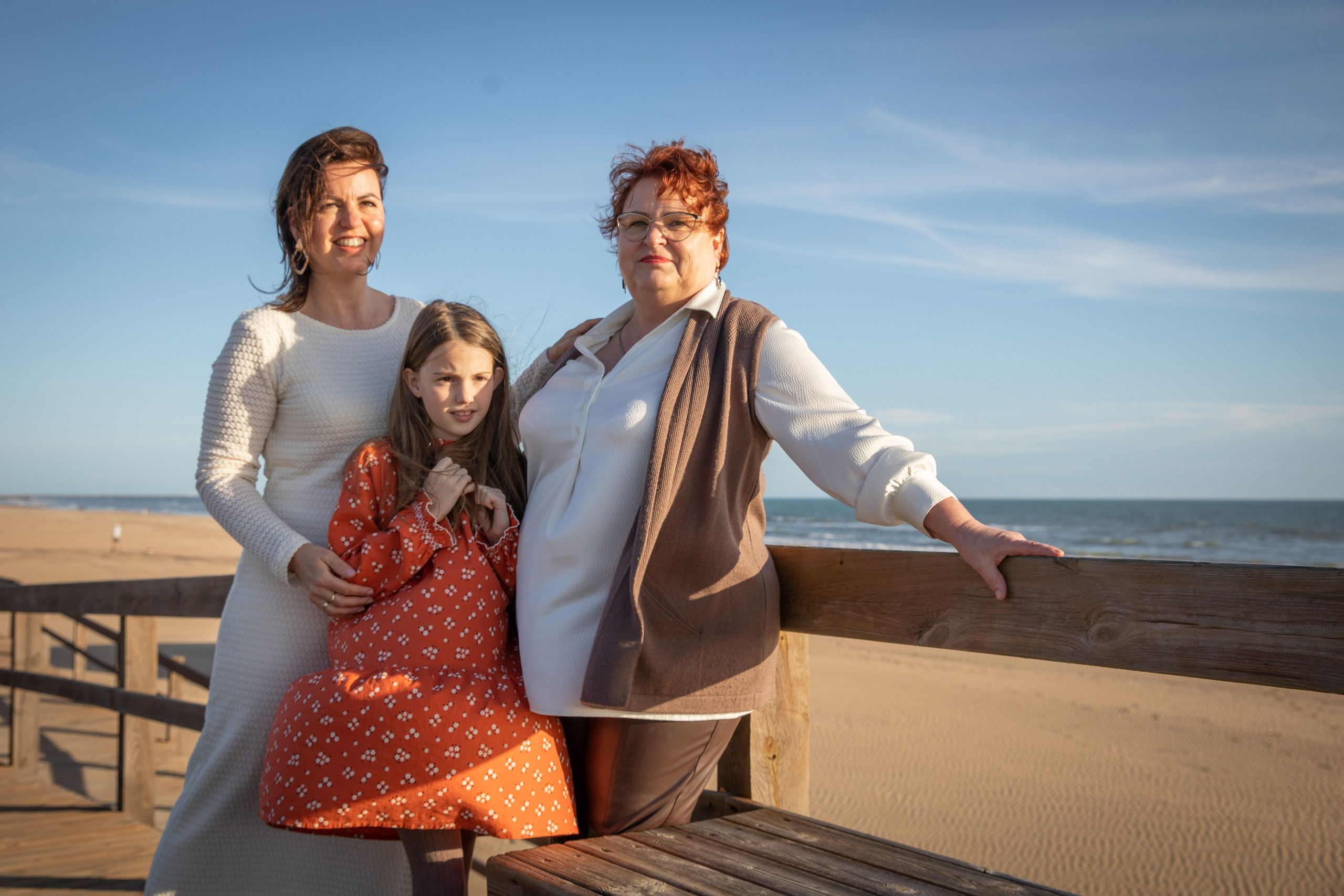 Three Generations by the Ocean. Professional Photographer in Portugal. Oksana Lomnova