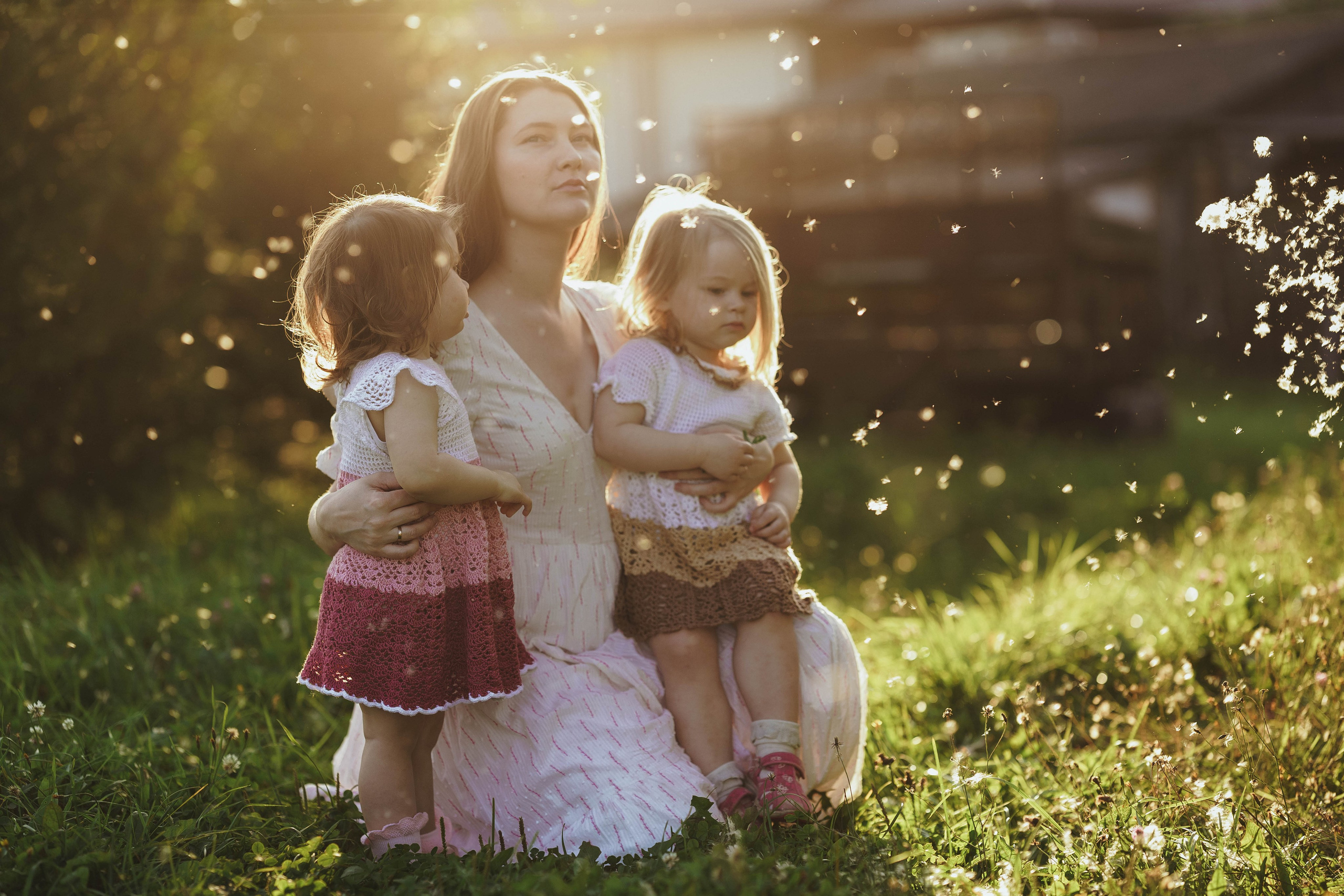 Мама с двойняшками, Костромская область. Наталья Дукалова фотограф Щелково Королев Пушкино Москва Балашиха