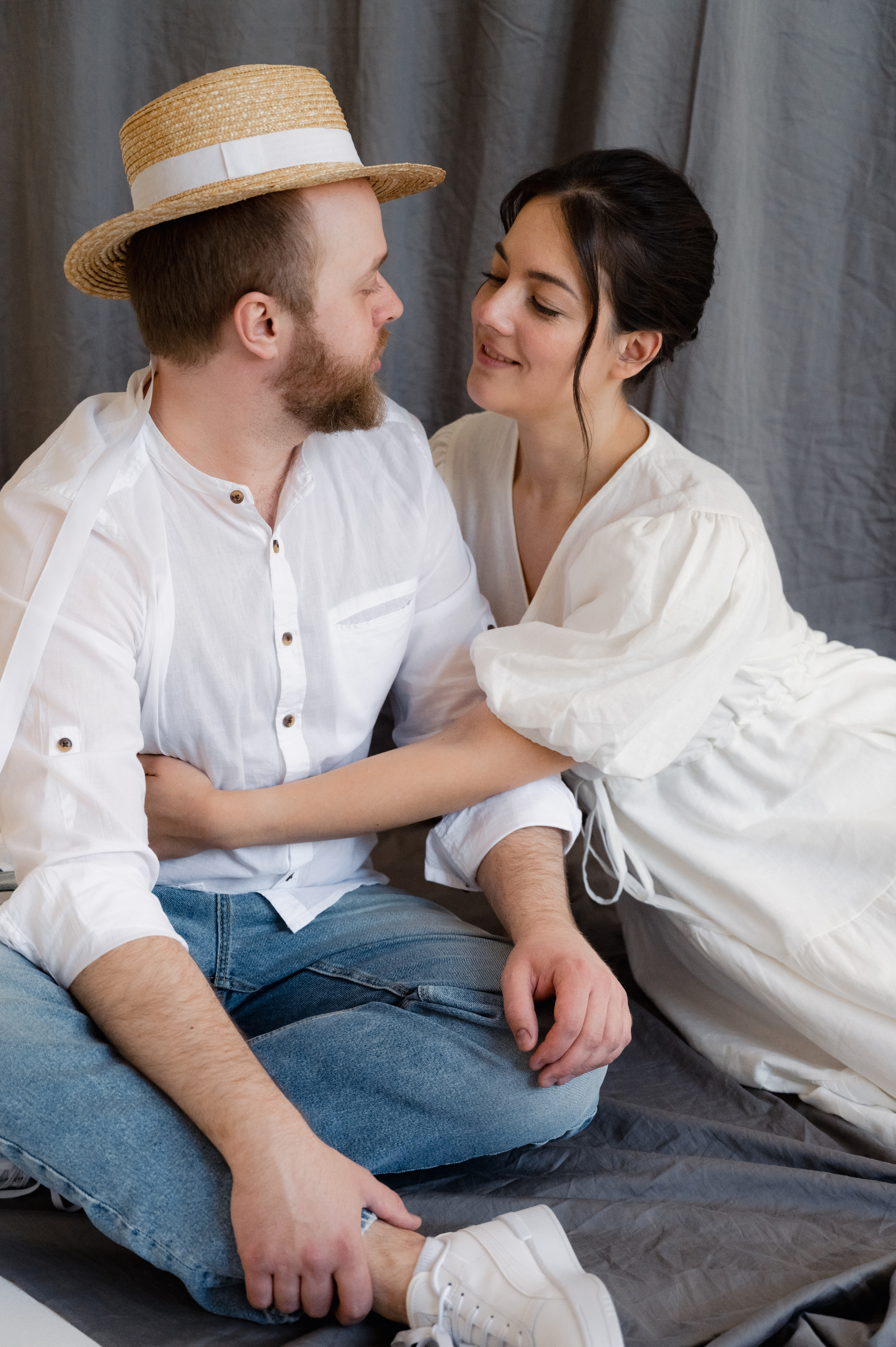 Алина. Профессиональный фотограф беременности в СПБ. Стильные фотосессии беременности в стиле минимализм и классическая фотография