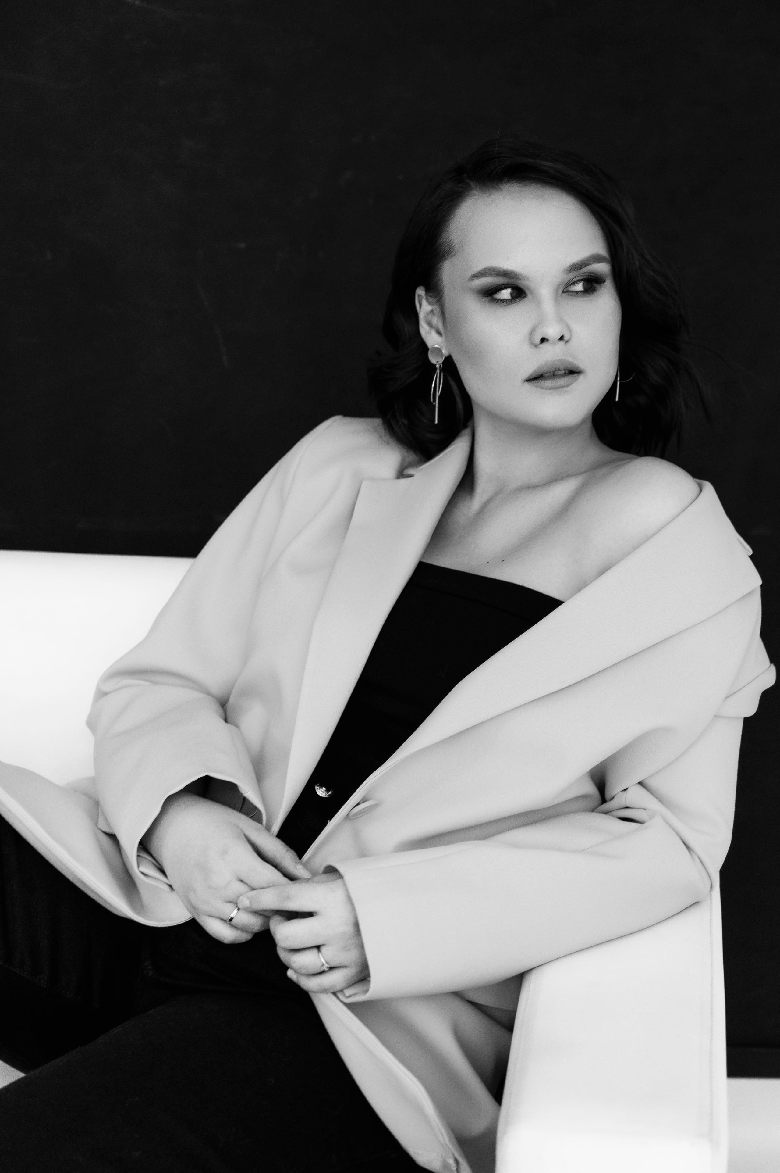 Алина. Профессиональный фотограф беременности в СПБ. Стильные фотосессии беременности в стиле минимализм и классическая фотография