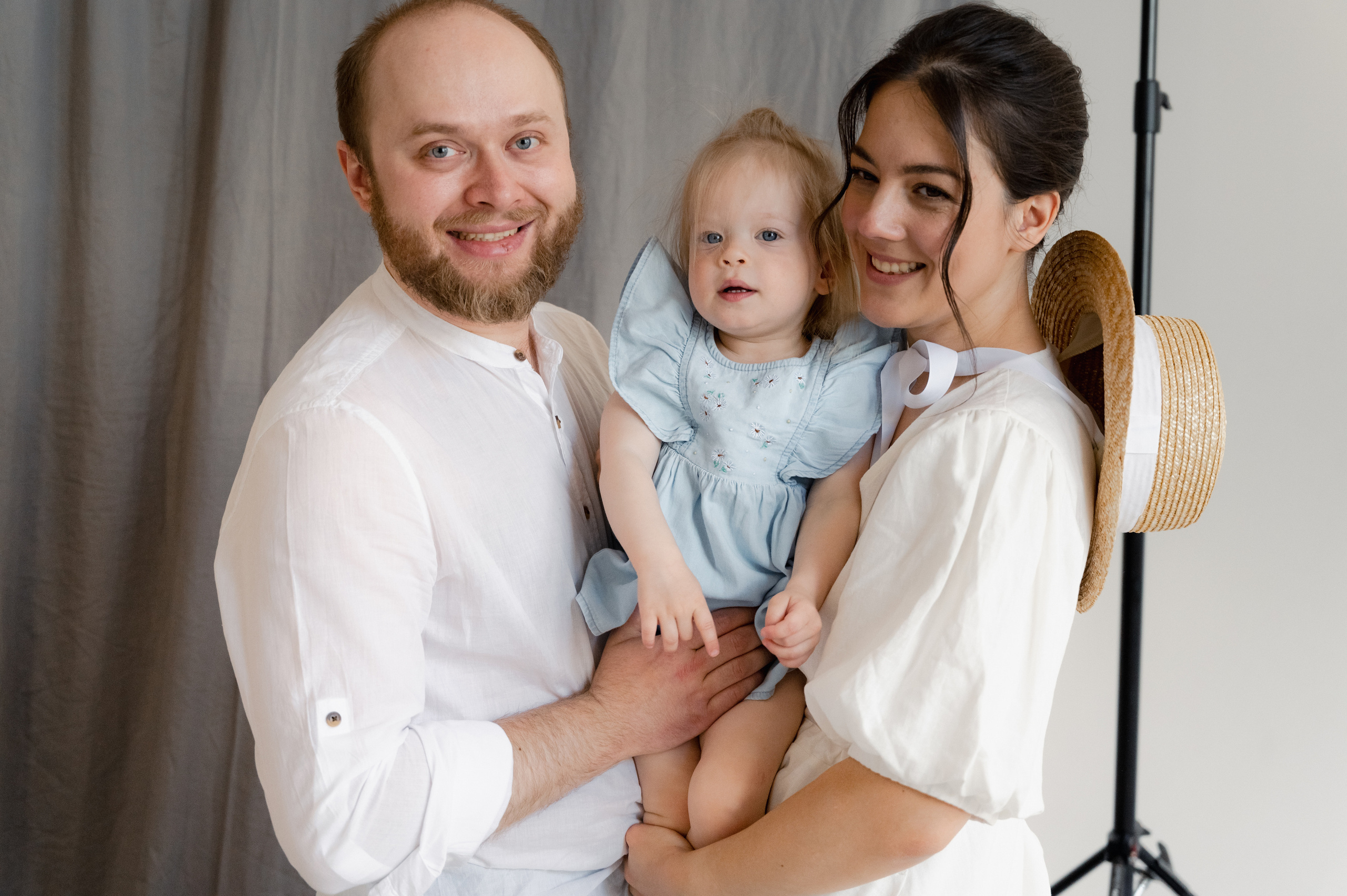 Алина. Профессиональный фотограф беременности в СПБ. Стильные фотосессии беременности в стиле минимализм и классическая фотография