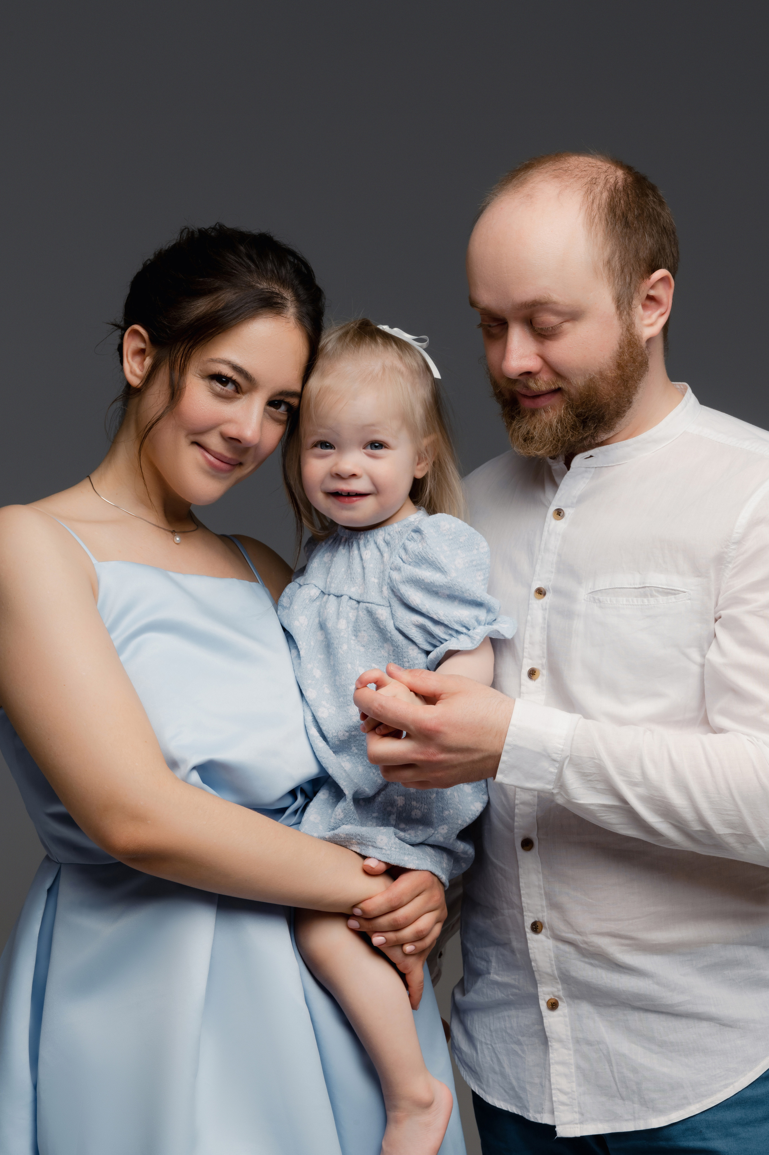 Алина. Профессиональный фотограф беременности в СПБ. Стильные фотосессии беременности в стиле минимализм и классическая фотография