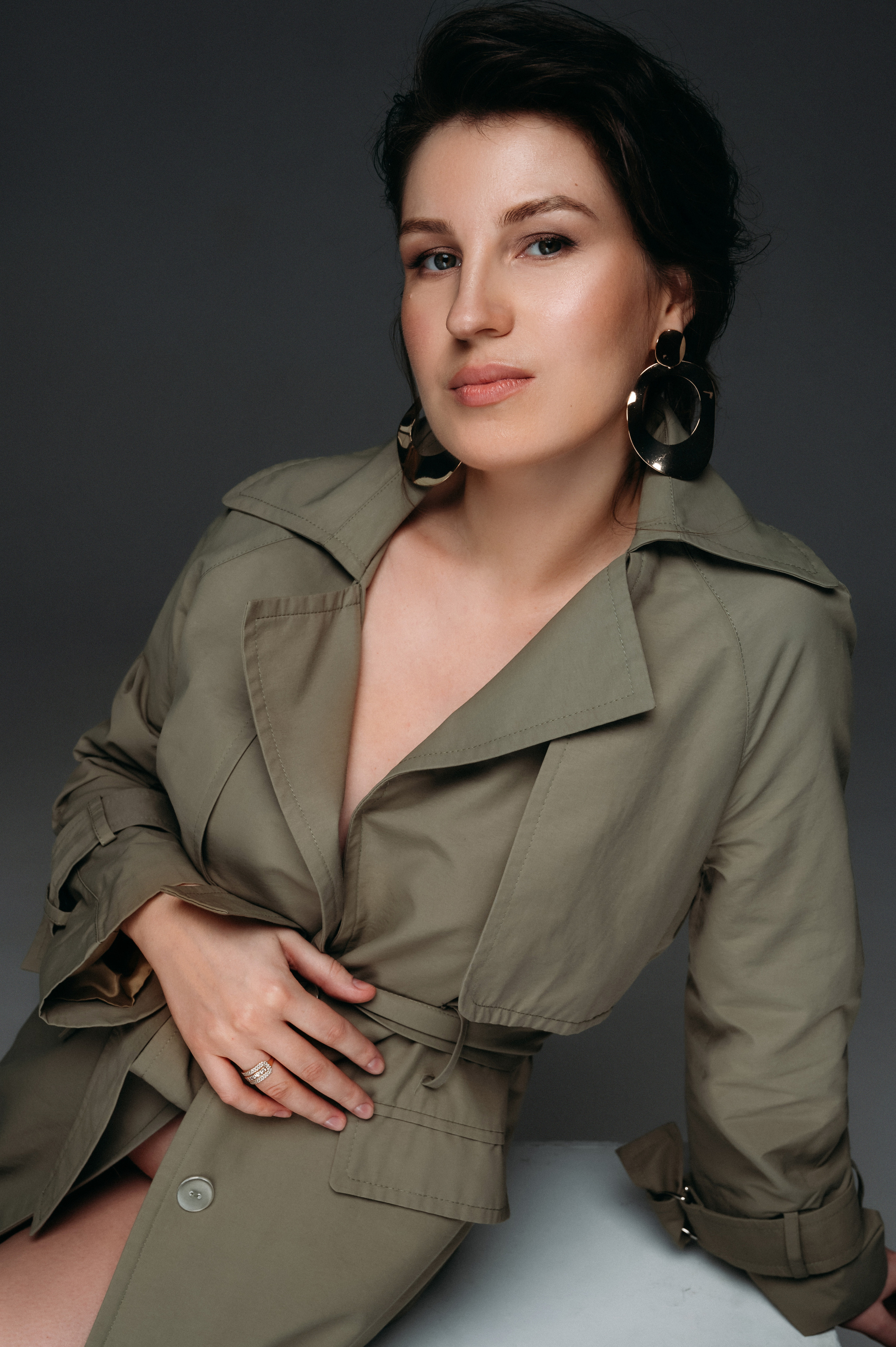 Татьяна в ожидании. Профессиональный фотограф беременности в СПБ. Стильные фотосессии беременности в стиле минимализм и классическая фотография