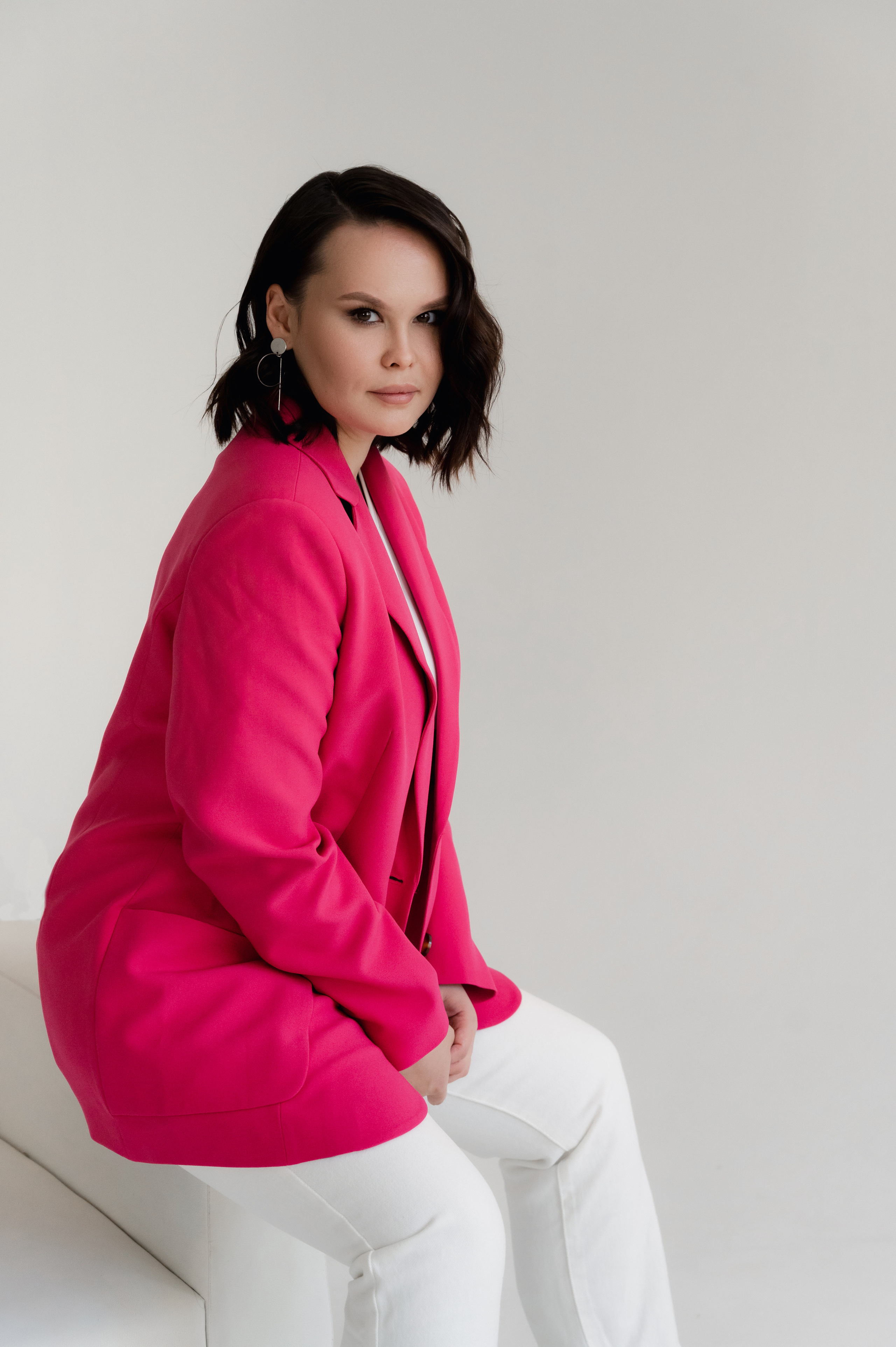 Алина. Профессиональный фотограф беременности в СПБ. Стильные фотосессии беременности в стиле минимализм и классическая фотография