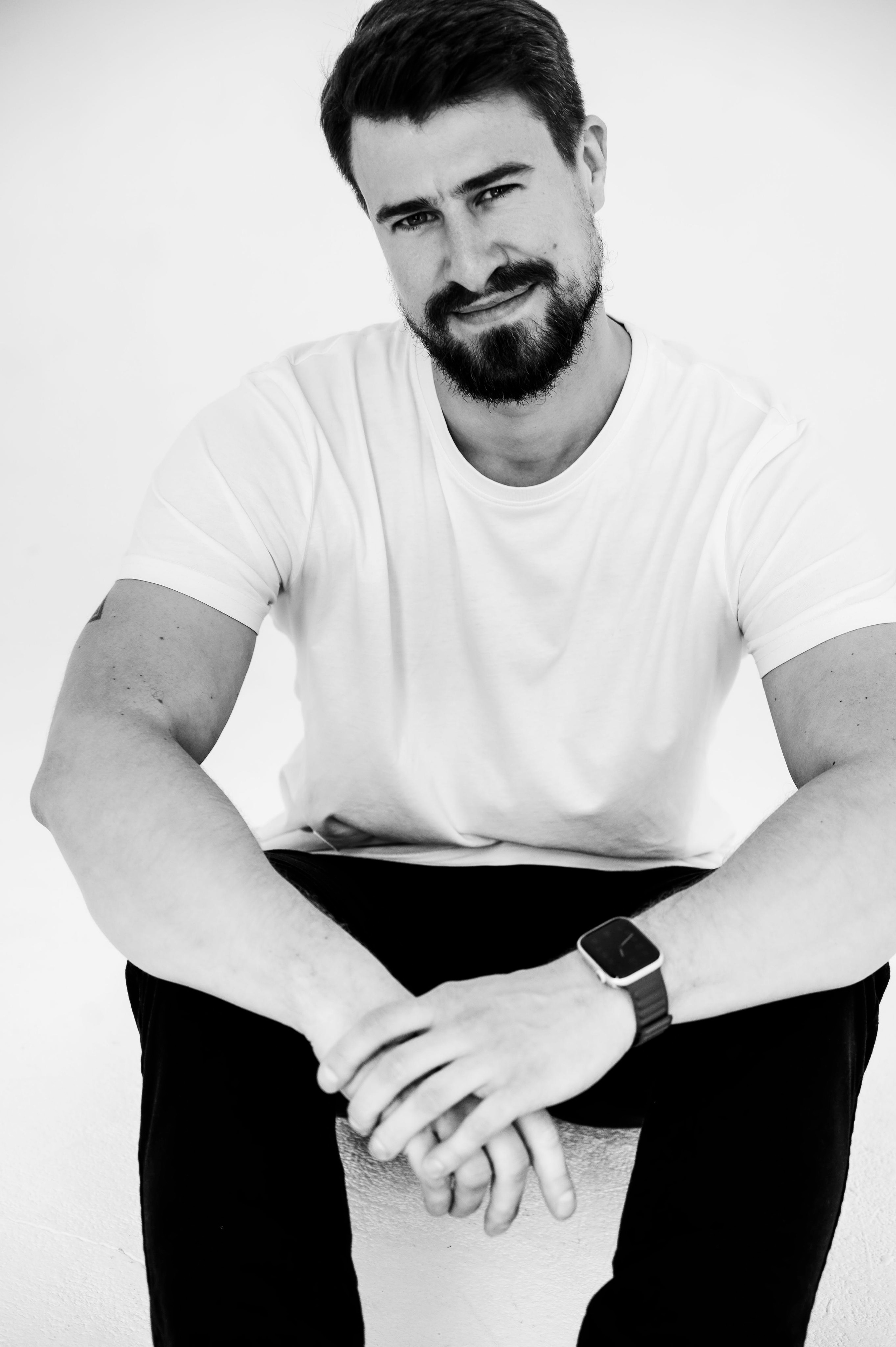 Валерия. Профессиональный фотограф беременности в СПБ. Стильные фотосессии беременности в стиле минимализм и классическая фотография