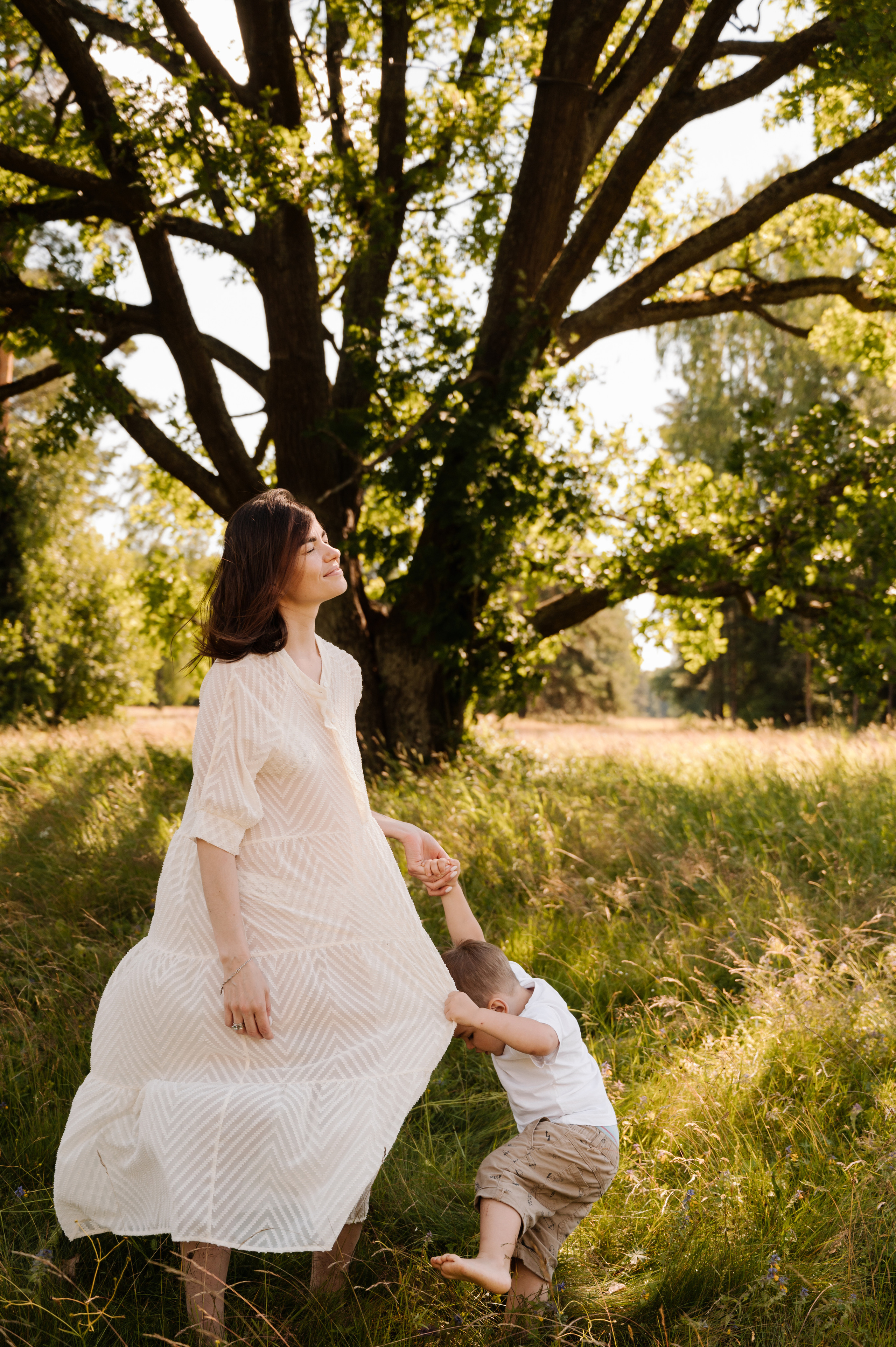 Валерия. Профессиональный фотограф беременности в СПБ. Стильные фотосессии беременности в стиле минимализм и классическая фотография