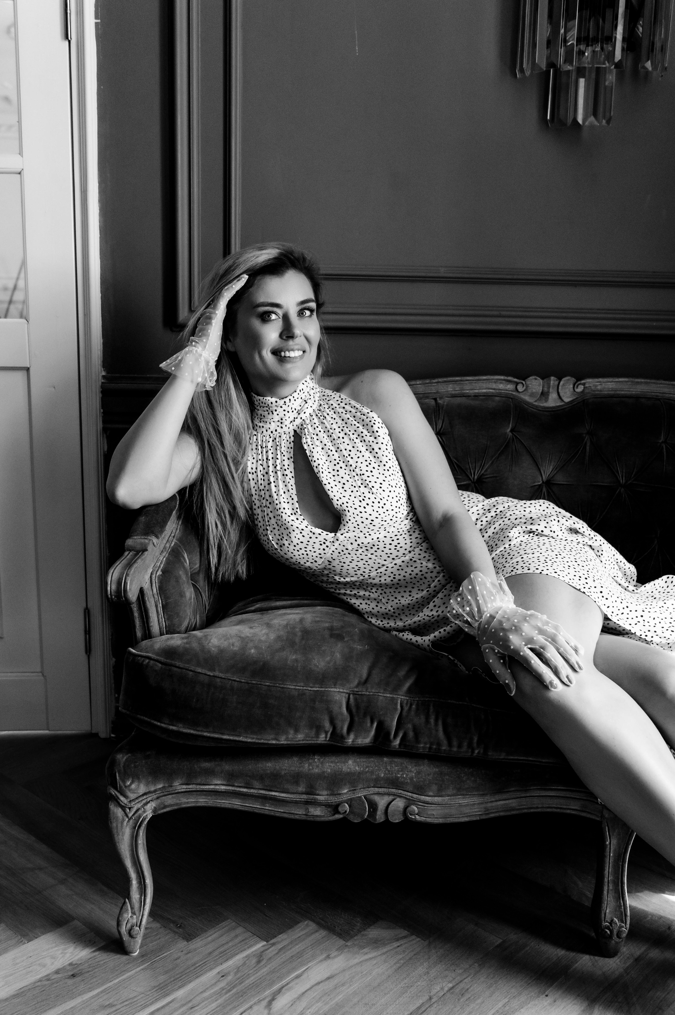 Яна. Профессиональный фотограф беременности в СПБ. Стильные фотосессии беременности в стиле минимализм и классическая фотография